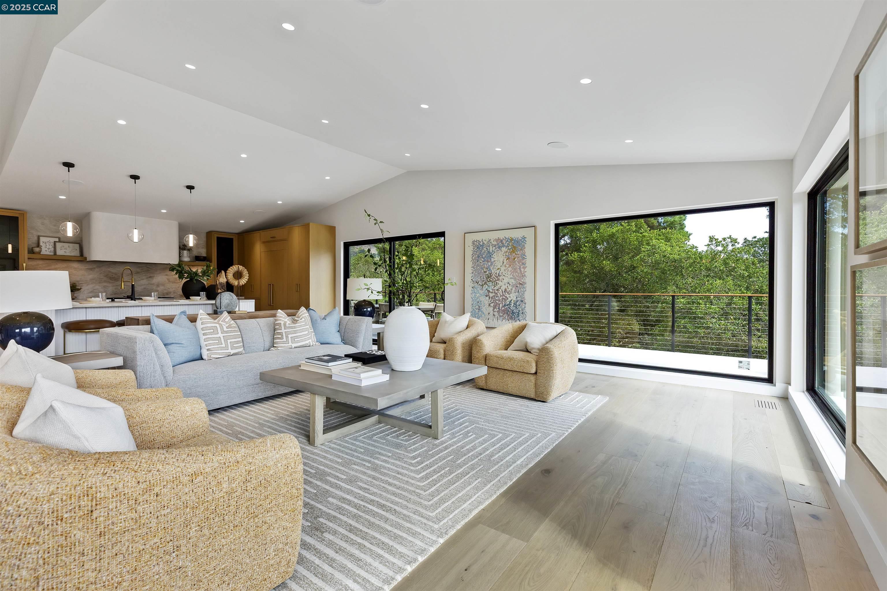 Detail Gallery Image 14 of 59 For 13 Carmen Ct, Orinda,  CA 94563 - 5 Beds | 3/1 Baths