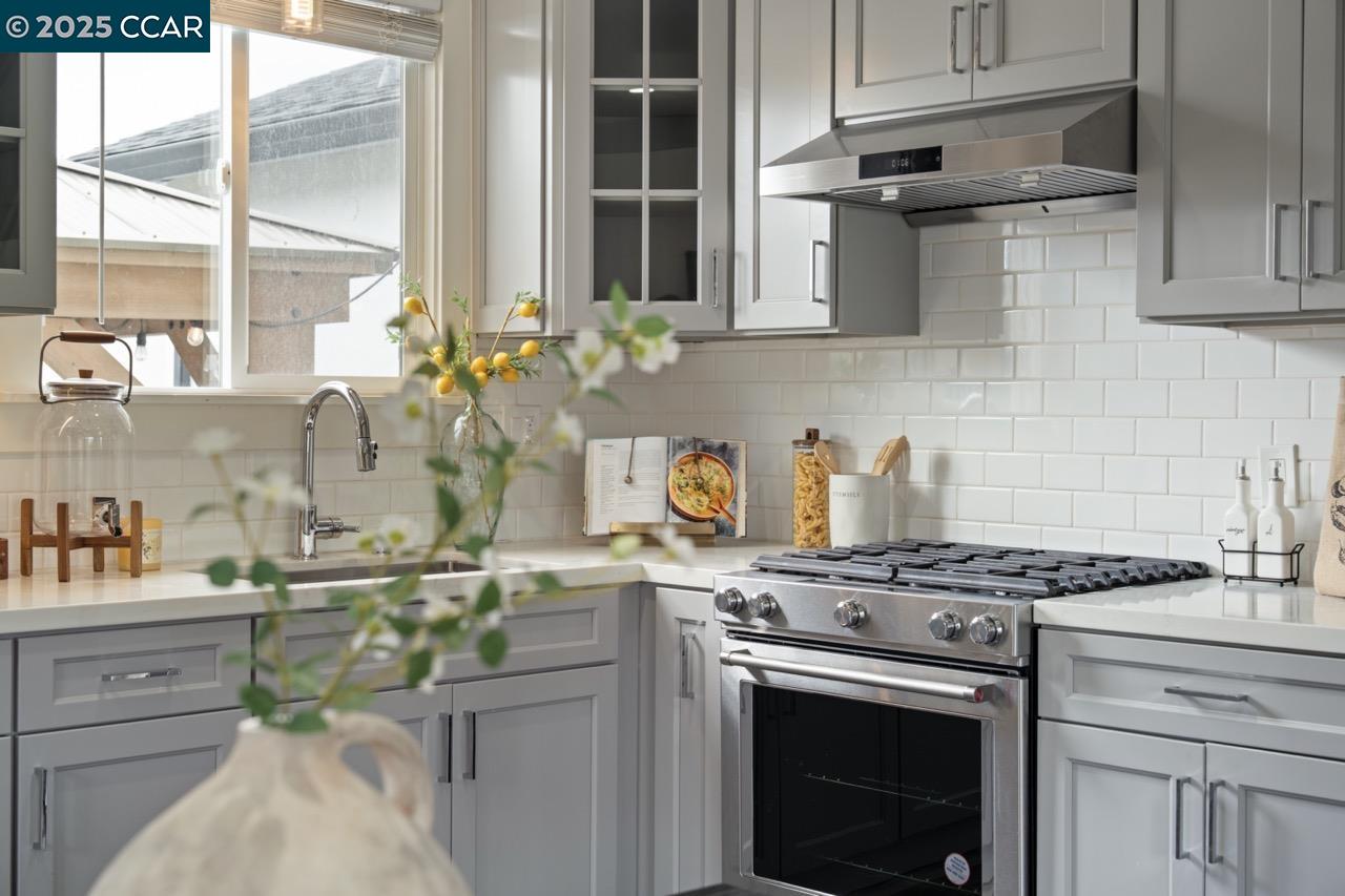 Detail Gallery Image 11 of 48 For 4026 Roosevelt Ave, Richmond,  CA 94805 - 6 Beds | 3 Baths