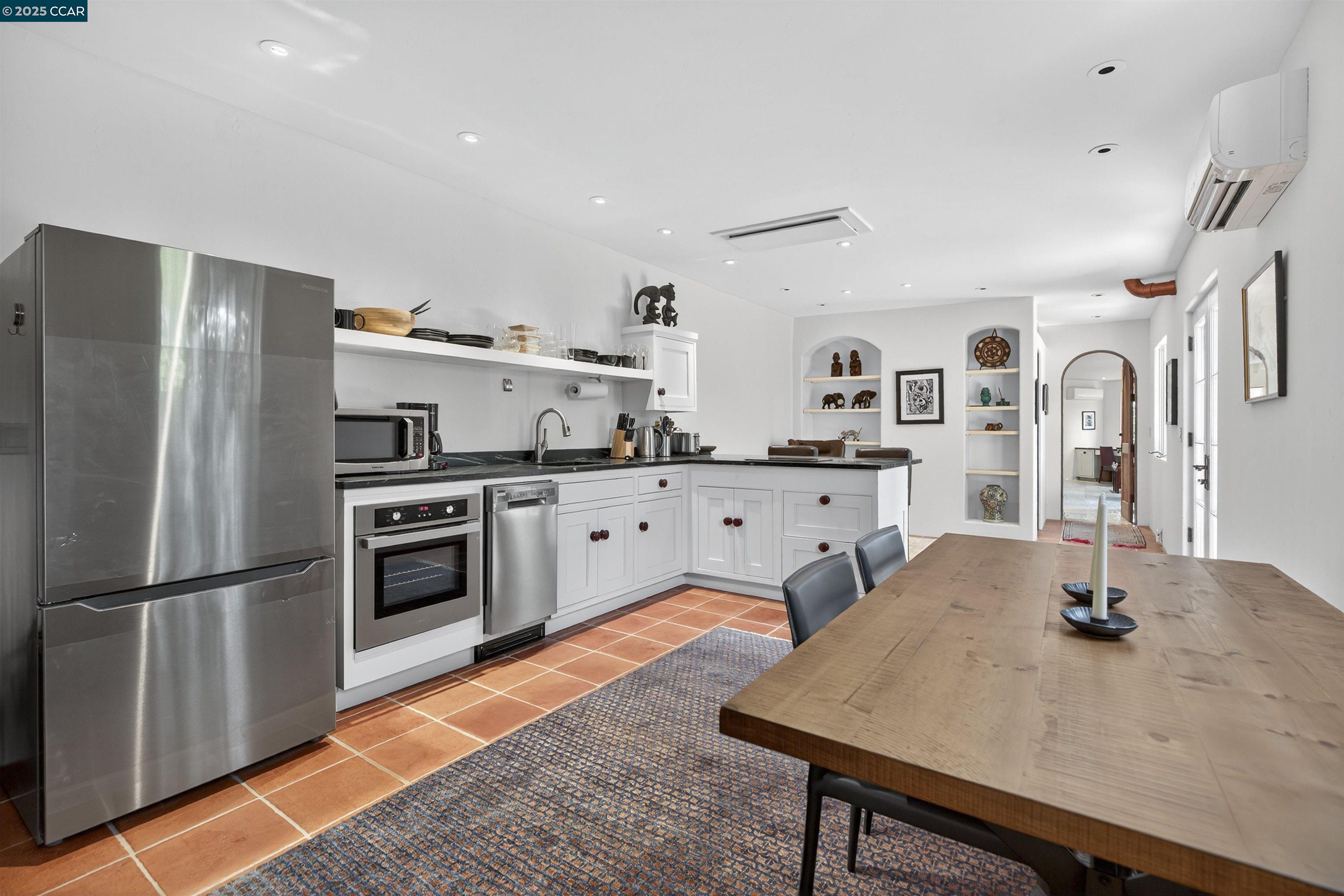 Detail Gallery Image 12 of 24 For 1 La Campana Rd #1,  Orinda,  CA 94563 - 1 Beds | 1/1 Baths