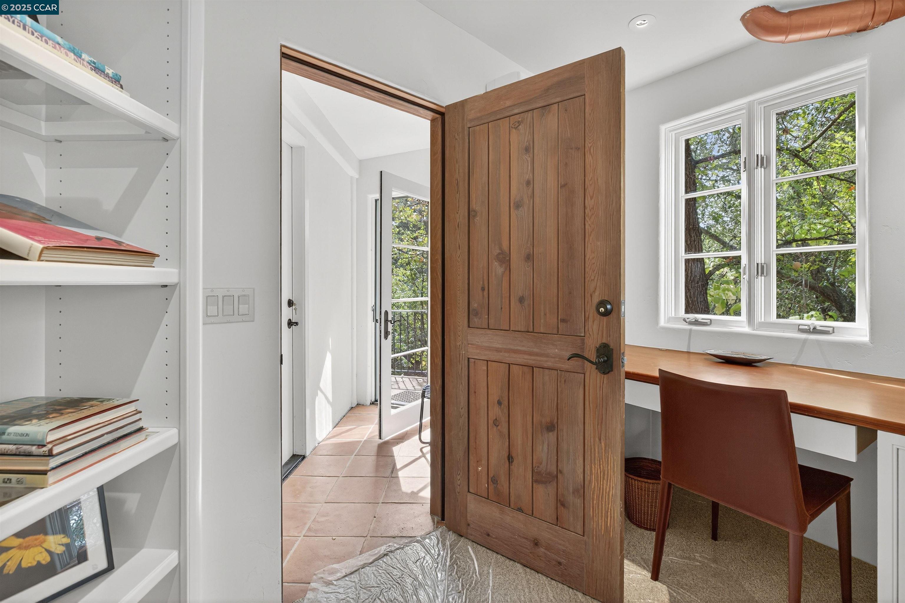 Detail Gallery Image 3 of 24 For 1 La Campana Rd #1,  Orinda,  CA 94563 - 1 Beds | 1/1 Baths