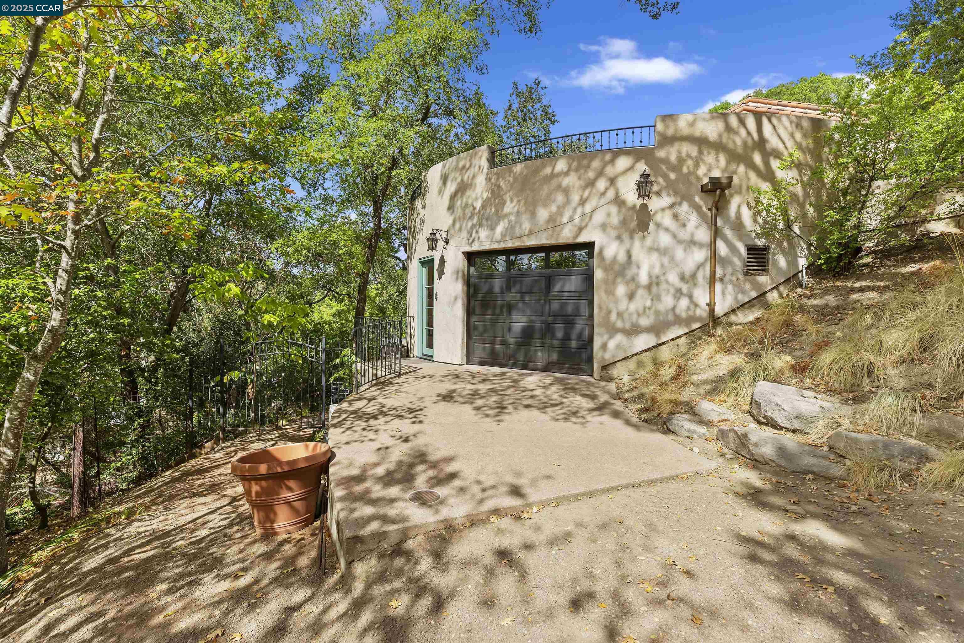 Detail Gallery Image 24 of 24 For 1 La Campana Rd #1,  Orinda,  CA 94563 - 1 Beds | 1/1 Baths