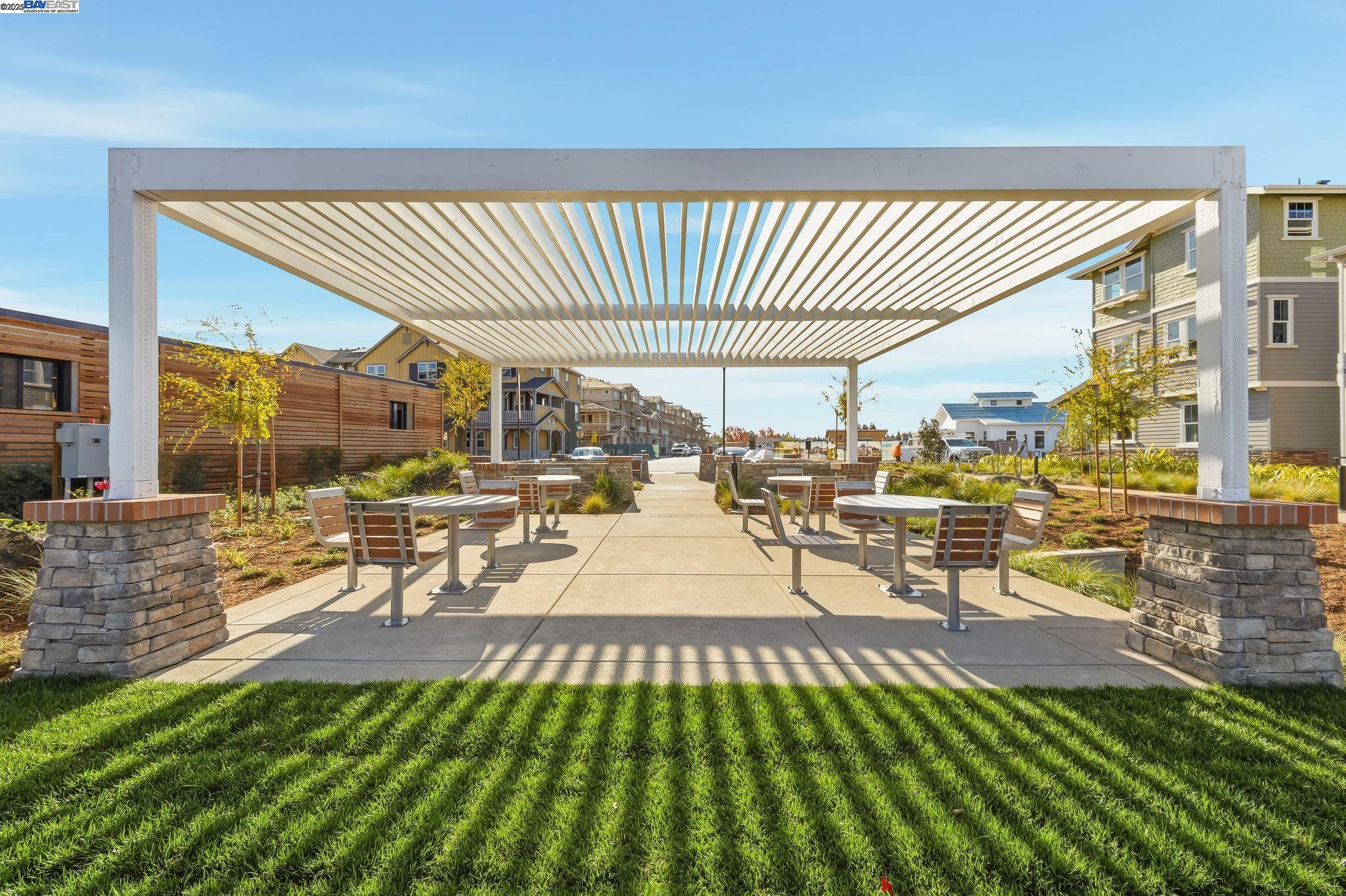 Detail Gallery Image 13 of 14 For 4686 Vilana Street, Livermore,  CA 94551 - 4 Beds | 3/1 Baths