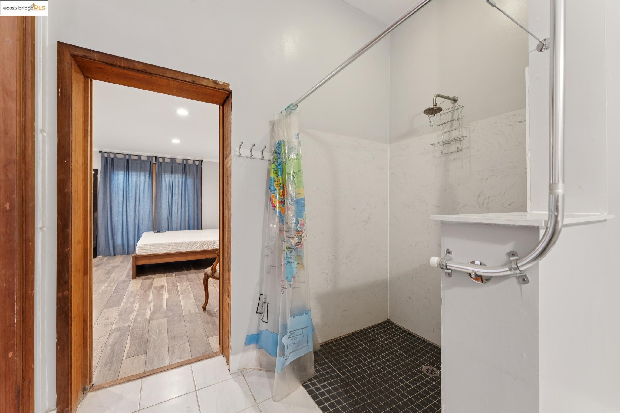 Detail Gallery Image 20 of 59 For 1254 E 12th Street, Oakland,  CA 94606 - – Beds | – Baths