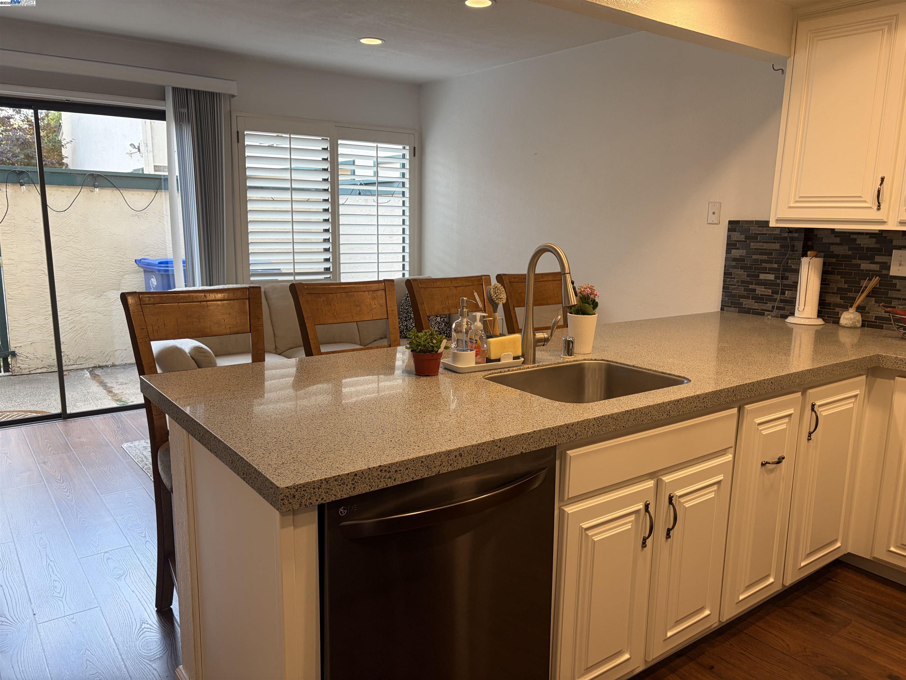 Photo #3: 41114488 Listing: Photo #3