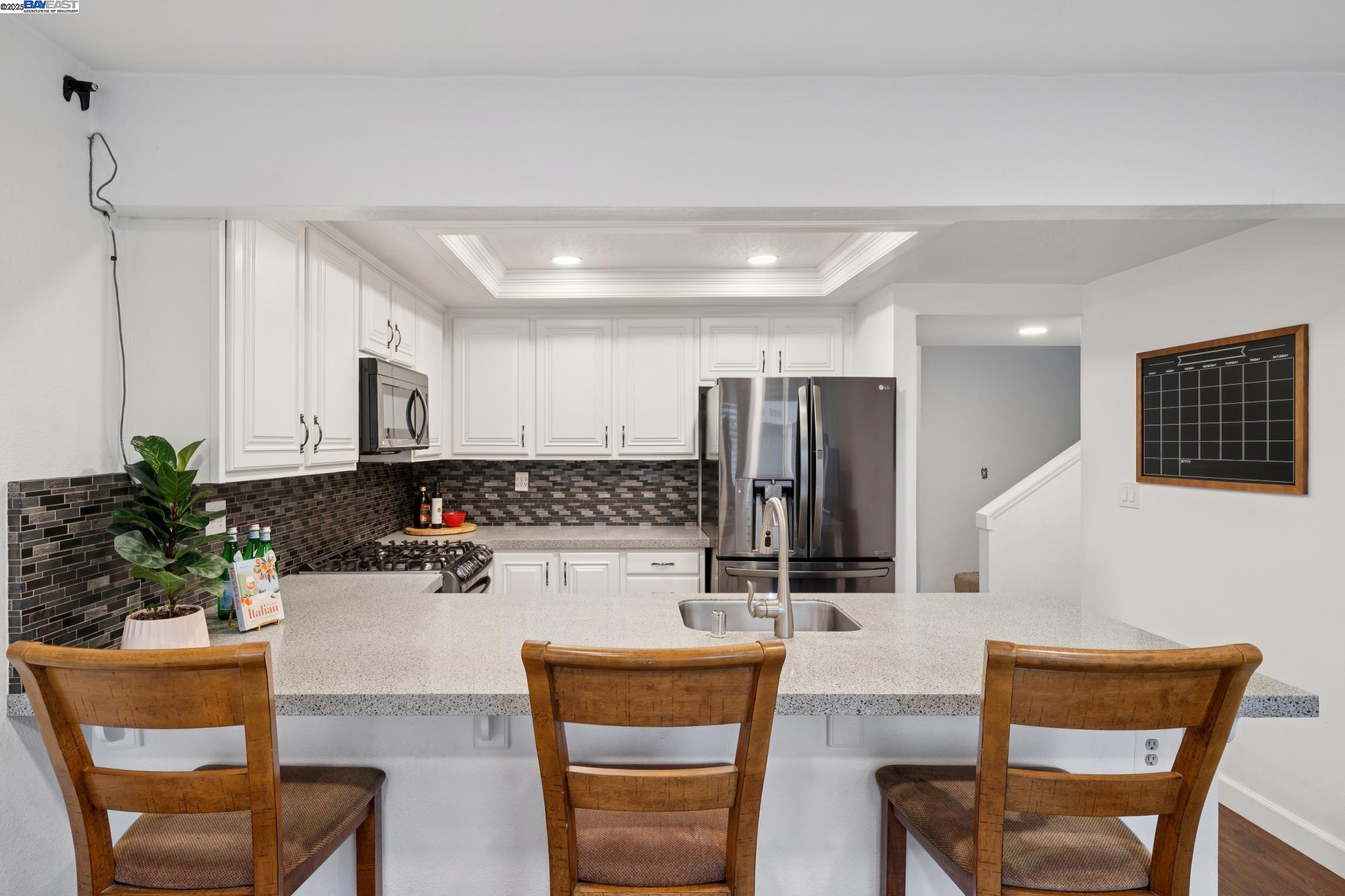 Detail Gallery Image 9 of 9 For 510 Lagunaria Lane, Alameda,  CA 94502 - 3 Beds | 2/1 Baths