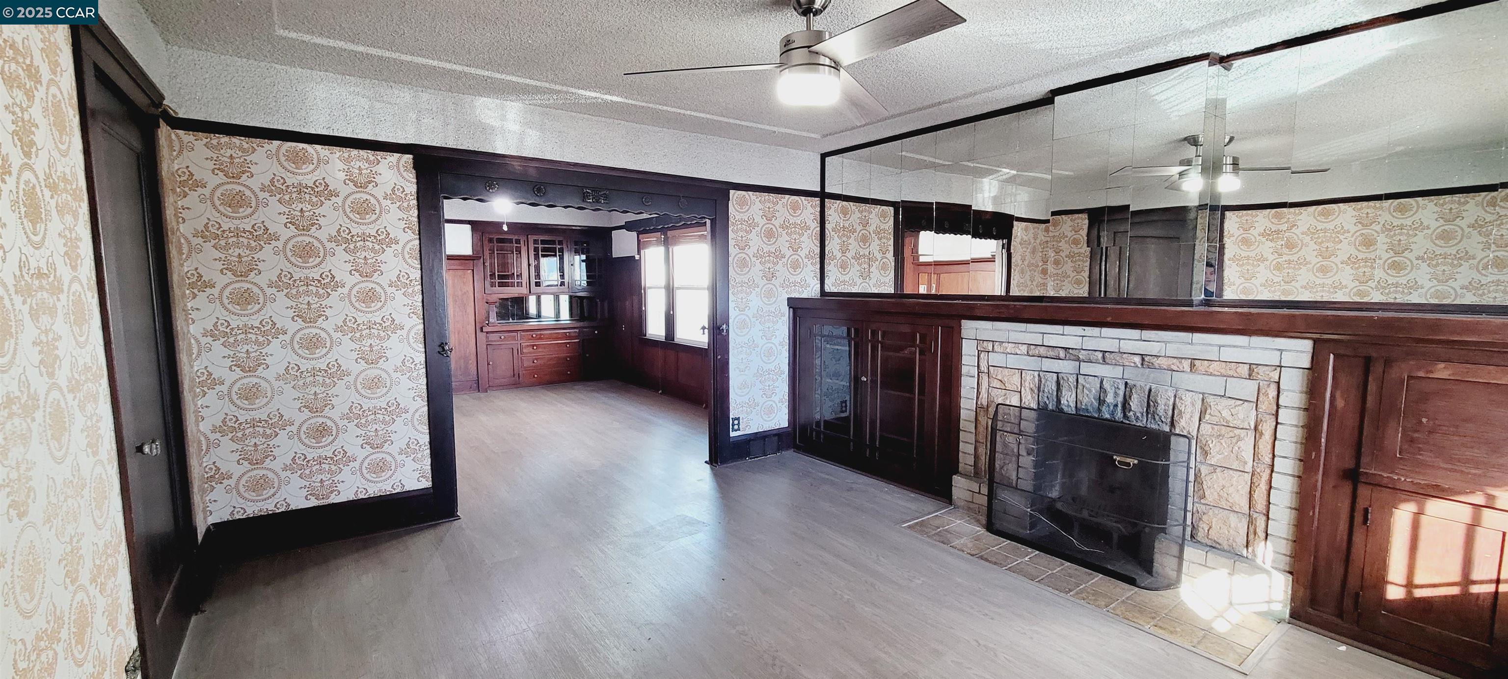 Detail Gallery Image 6 of 34 For 3300 E 17th St, Oakland,  CA 94601 - 4 Beds | 2 Baths