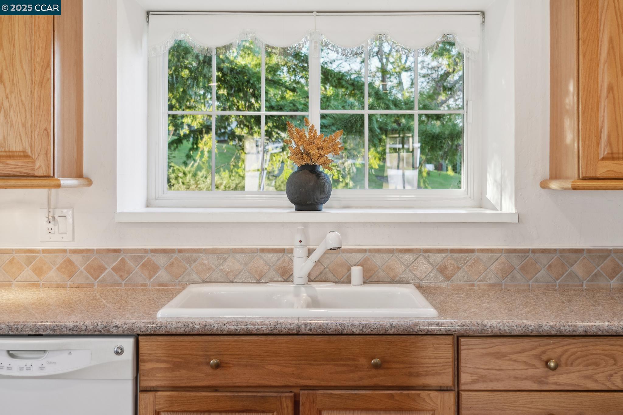 Detail Gallery Image 13 of 56 For 851 Luz Ct, Danville,  CA 94526 - 3 Beds | 2 Baths