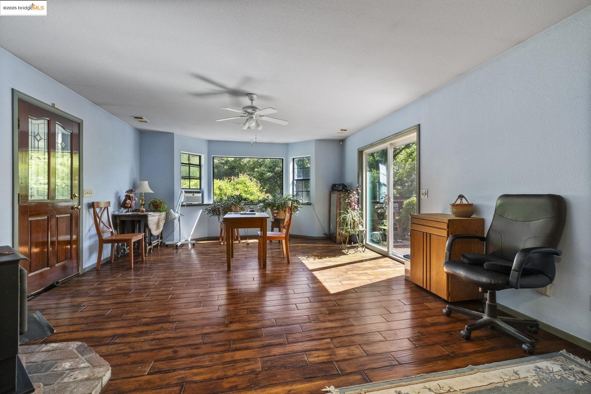 Detail Gallery Image 16 of 28 For 20316 Patrick Ln, Tuolumne,  CA 95379 - 2 Beds | 2 Baths