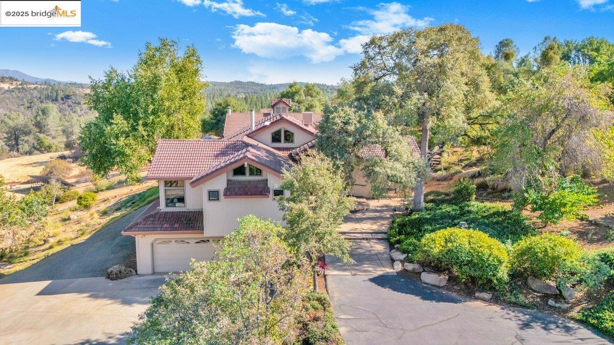 Detail Gallery Image 3 of 59 For 13700 Clements Rd, Groveland,  CA 95321 - 4 Beds | 3/2 Baths