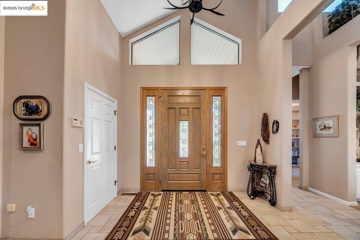 Detail Gallery Image 4 of 59 For 13700 Clements Rd, Groveland,  CA 95321 - 4 Beds | 3/2 Baths