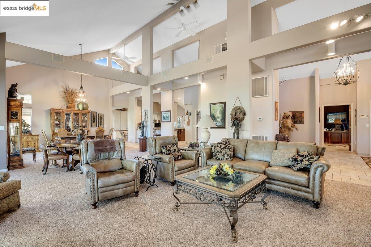 Detail Gallery Image 9 of 59 For 13700 Clements Rd, Groveland,  CA 95321 - 4 Beds | 3/2 Baths