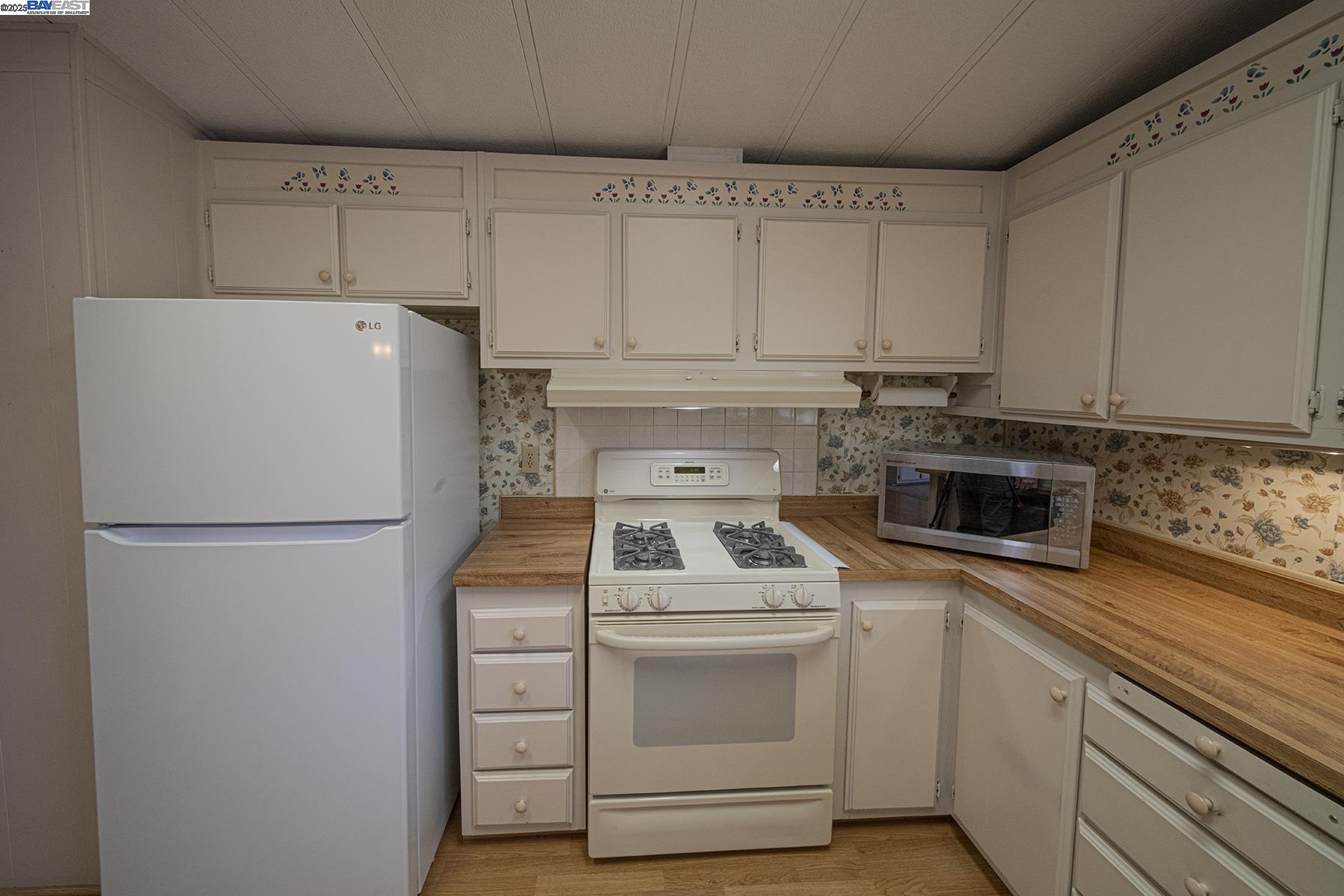 Detail Gallery Image 12 of 41 For 6105 Meiggs Court #1015,  –,  CA 95621 - 2 Beds | 2 Baths