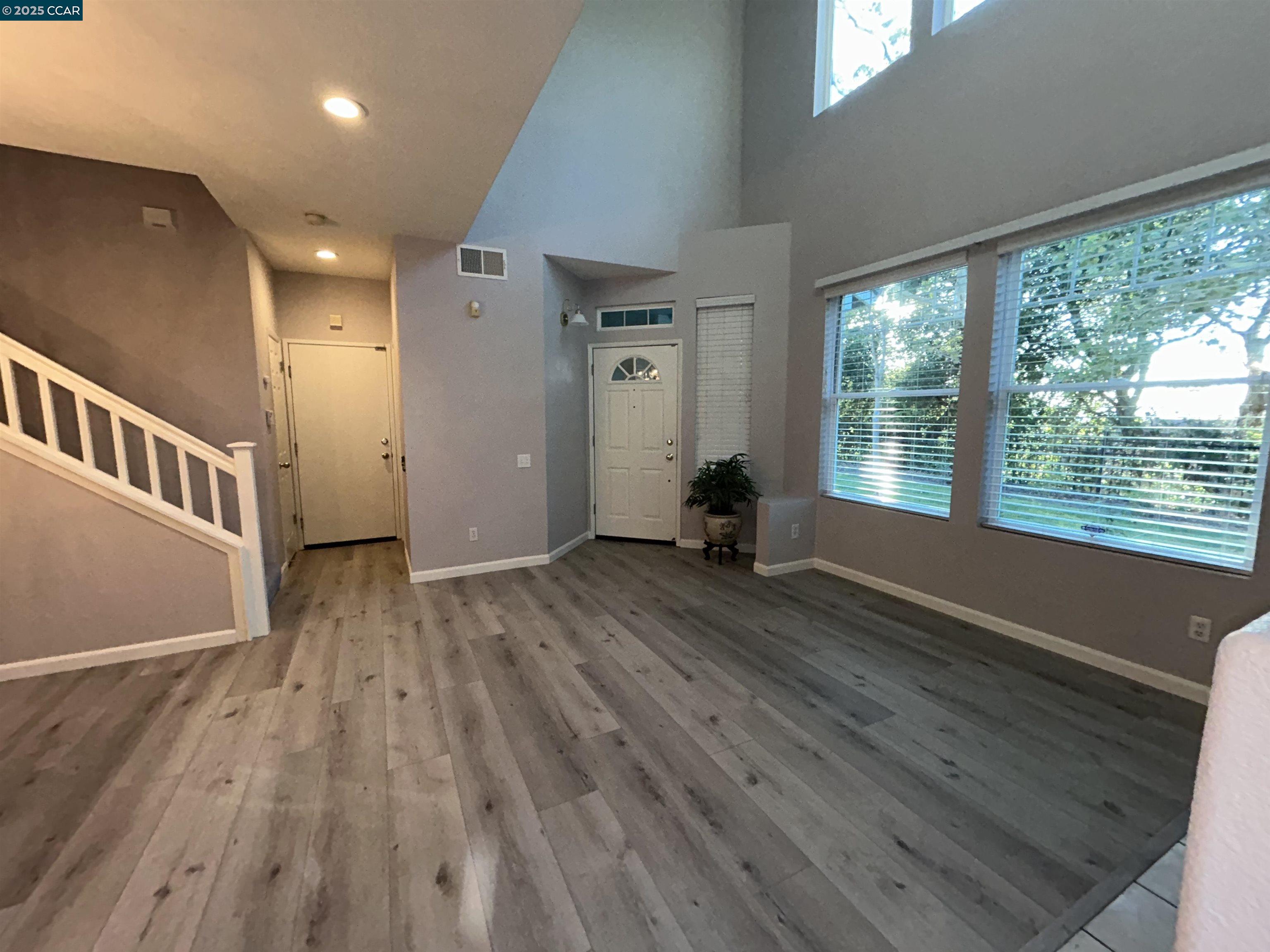 Detail Gallery Image 5 of 52 For 1921 Eagle Peak, Clayton,  CA 94517-1803 - 3 Beds | 2/1 Baths