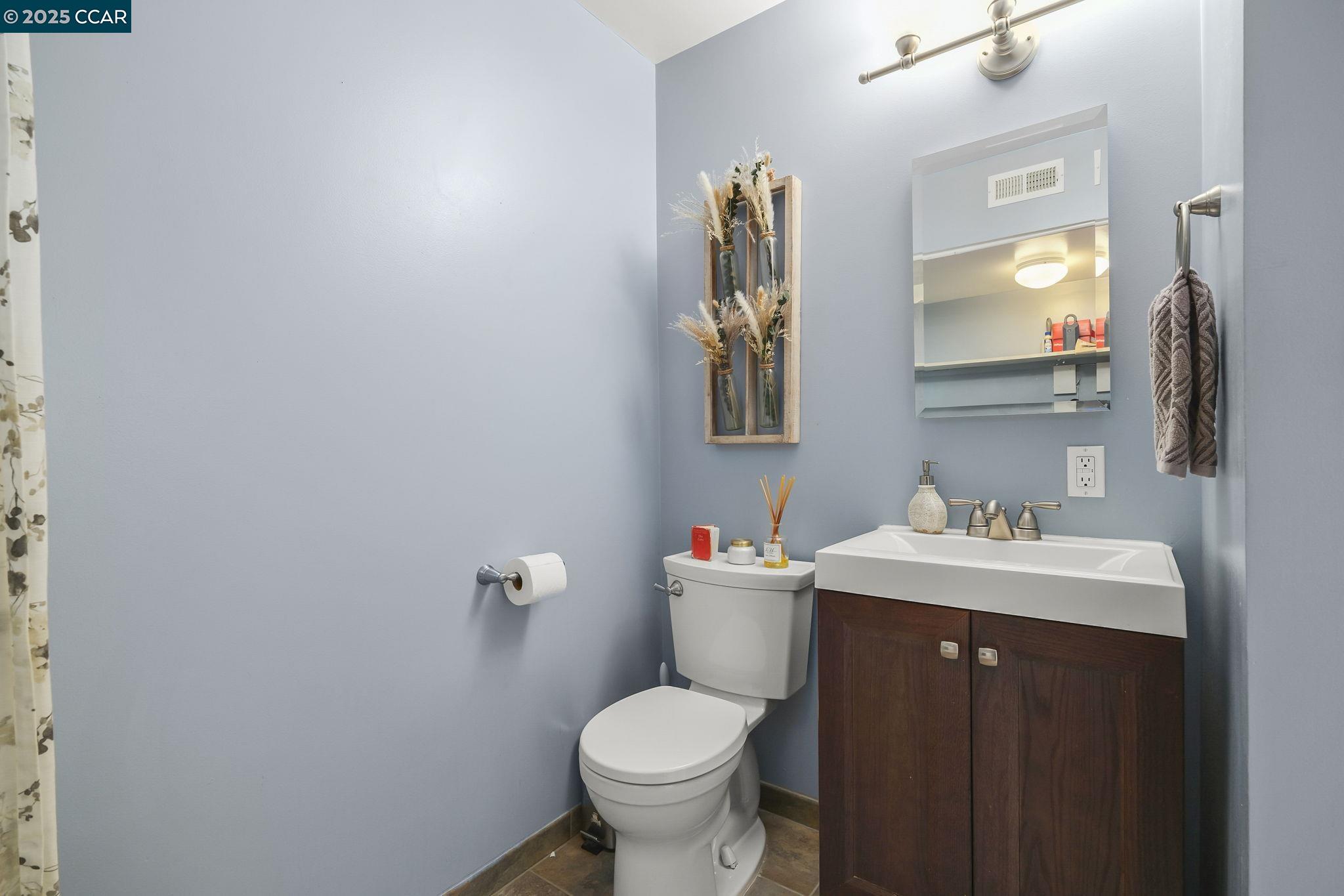 Detail Gallery Image 10 of 25 For 1435 Bel Air Dr #C,  Concord,  CA 94521 - 2 Beds | 1/1 Baths