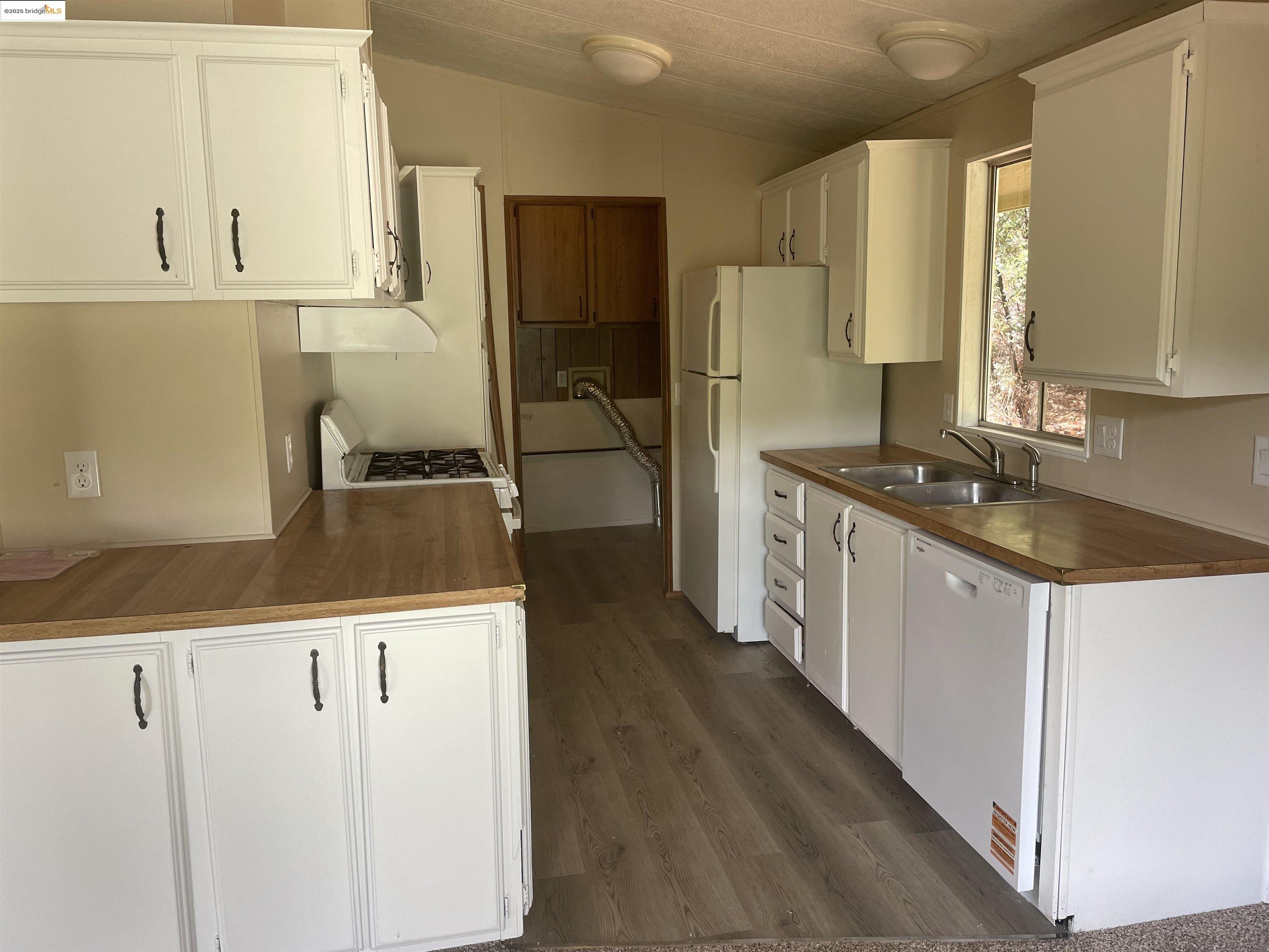 Detail Gallery Image 8 of 22 For 21818 Fallview Dr, Sonora,  CA 95370 - 2 Beds | 2 Baths