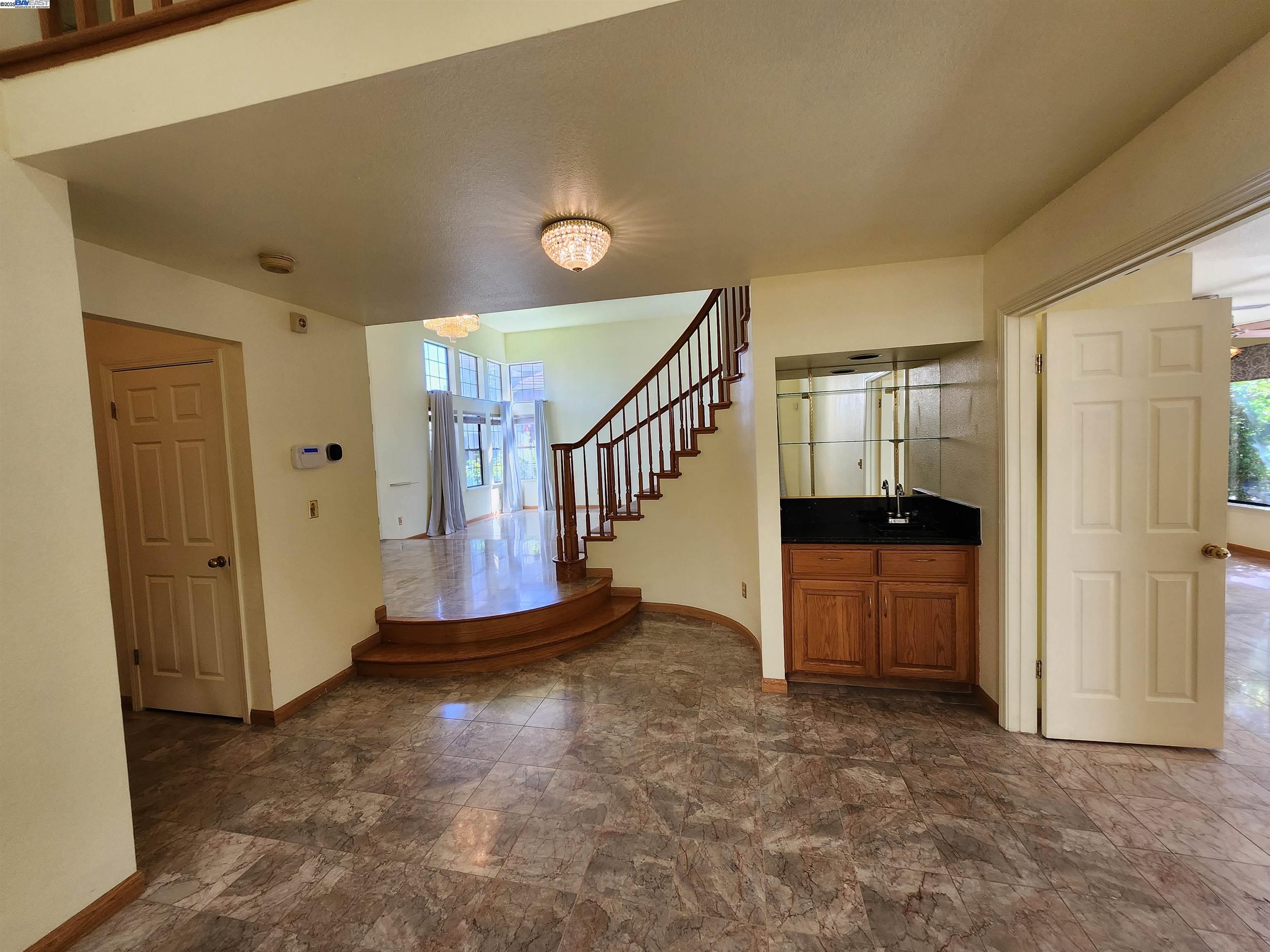 Detail Gallery Image 15 of 56 For 6450 Calle Esperanza, Pleasanton,  CA 94566 - 3 Beds | 2/1 Baths