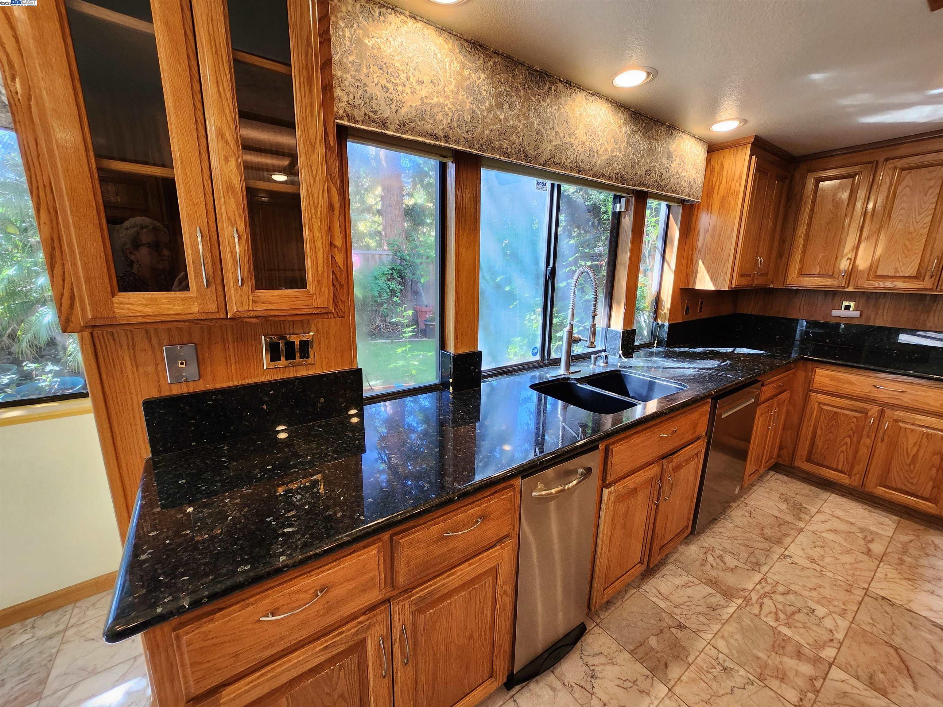 Detail Gallery Image 25 of 56 For 6450 Calle Esperanza, Pleasanton,  CA 94566 - 3 Beds | 2/1 Baths