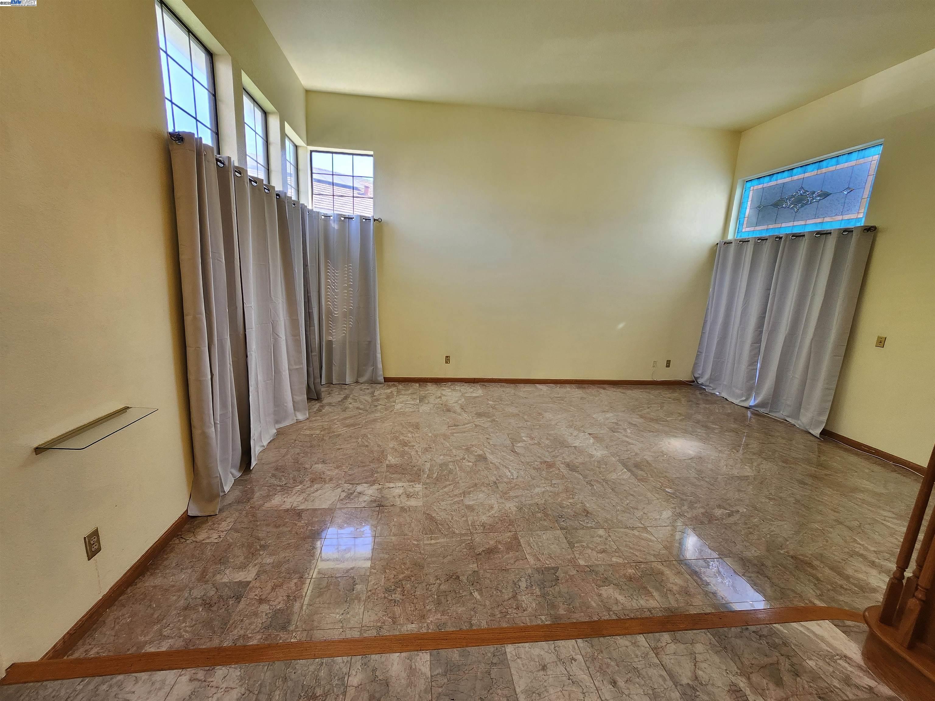 Detail Gallery Image 7 of 56 For 6450 Calle Esperanza, Pleasanton,  CA 94566 - 3 Beds | 2/1 Baths