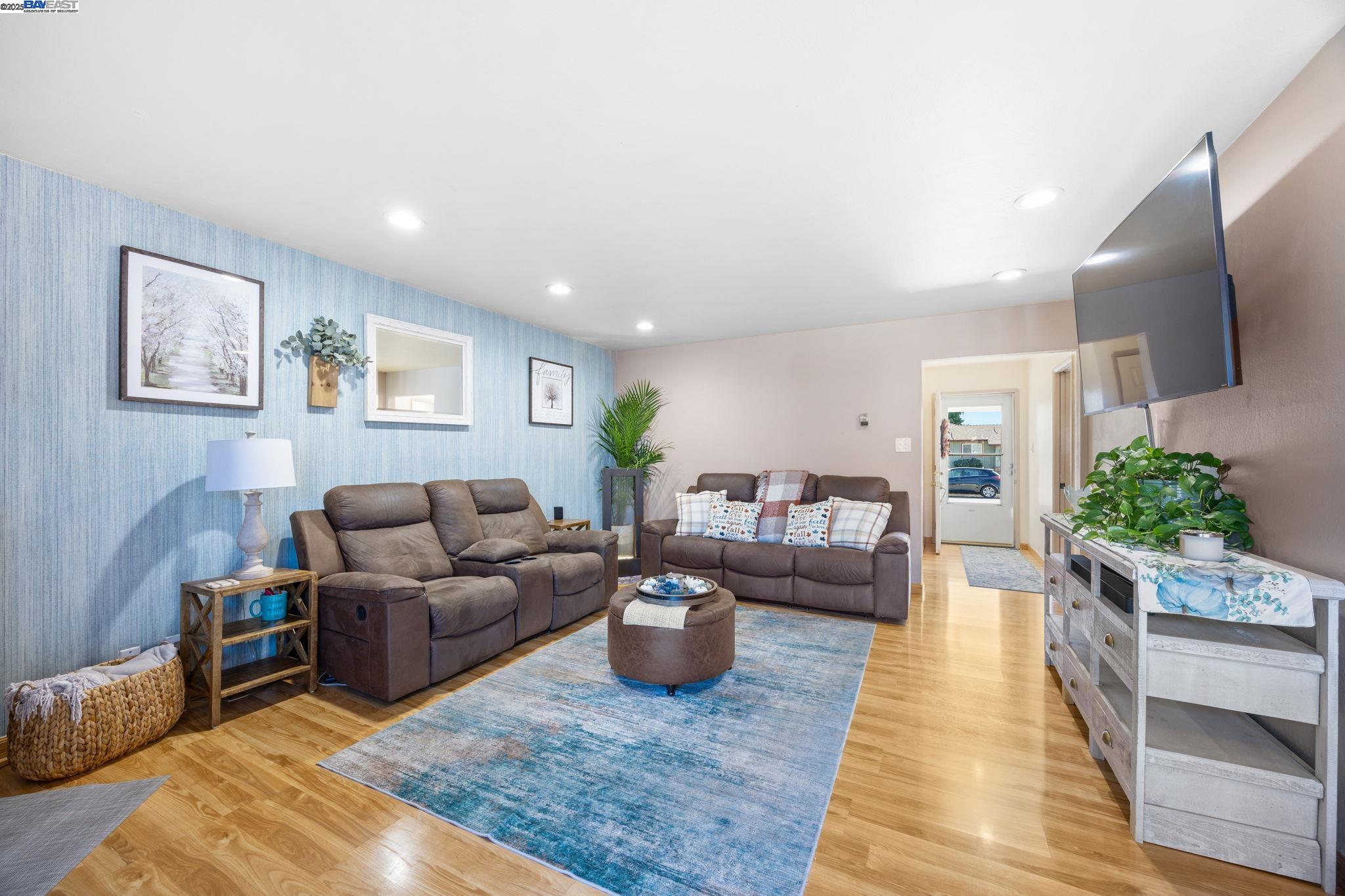 Detail Gallery Image 6 of 49 For 37792 Colfax Court, Fremont,  CA 94536-7034 - 4 Beds | 2 Baths