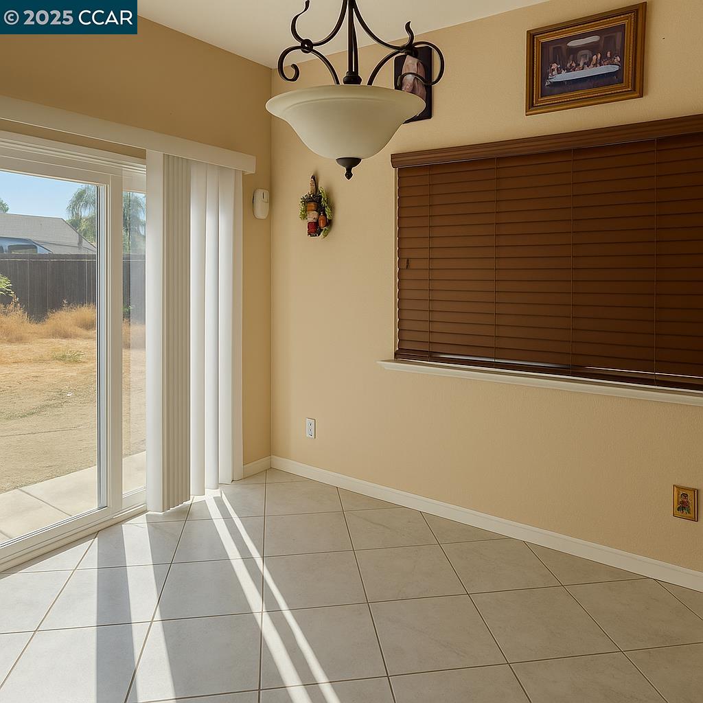 Detail Gallery Image 10 of 20 For 505 Tuscany Ct, Patterson,  CA 95363 - 5 Beds | 3 Baths