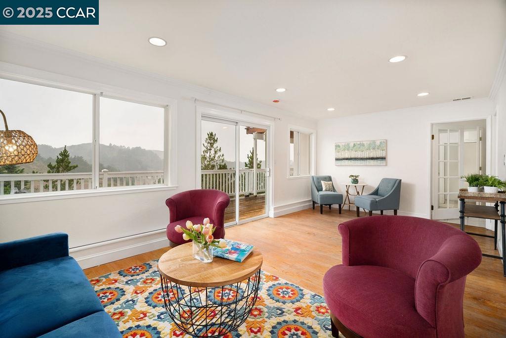 Detail Gallery Image 22 of 51 For 225 Merced Dr, San Bruno,  CA 94066 - 5 Beds | 3 Baths