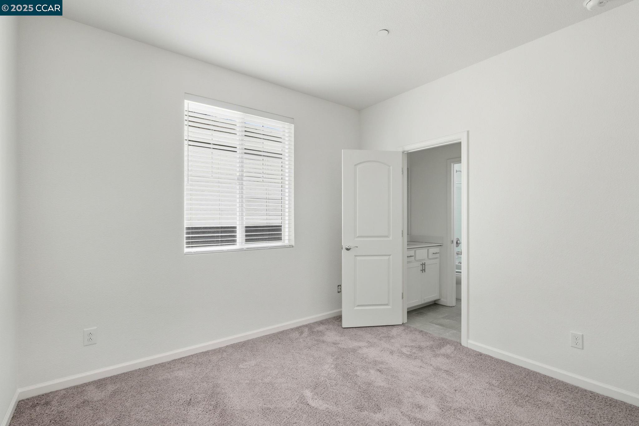 Detail Gallery Image 26 of 44 For 3812 Aircraft Way, Sacramento,  CA 95834 - 4 Beds | 3 Baths