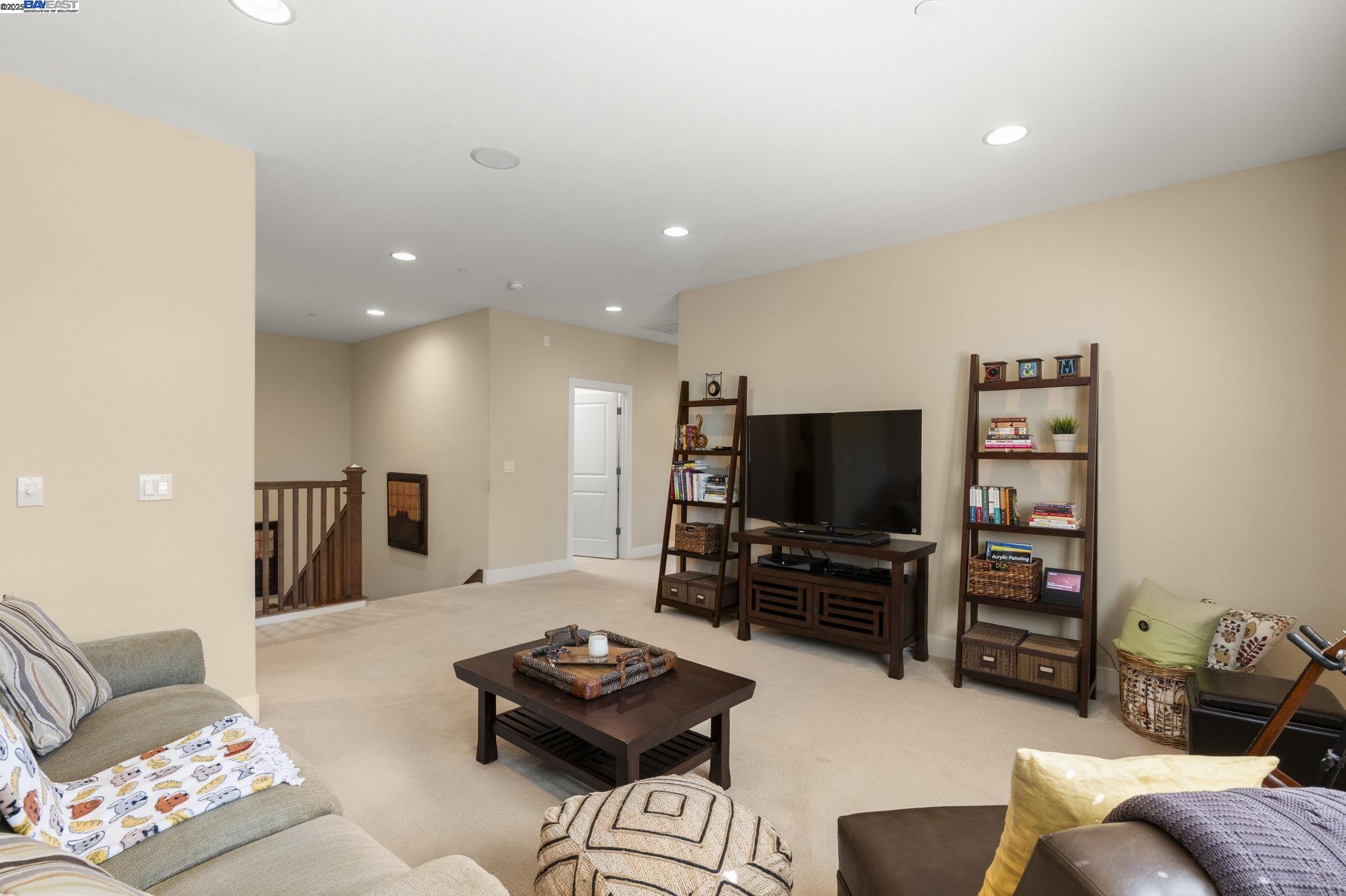 Detail Gallery Image 10 of 49 For 5408 Stockton Loop, Livermore,  CA 94550 - 4 Beds | 3 Baths