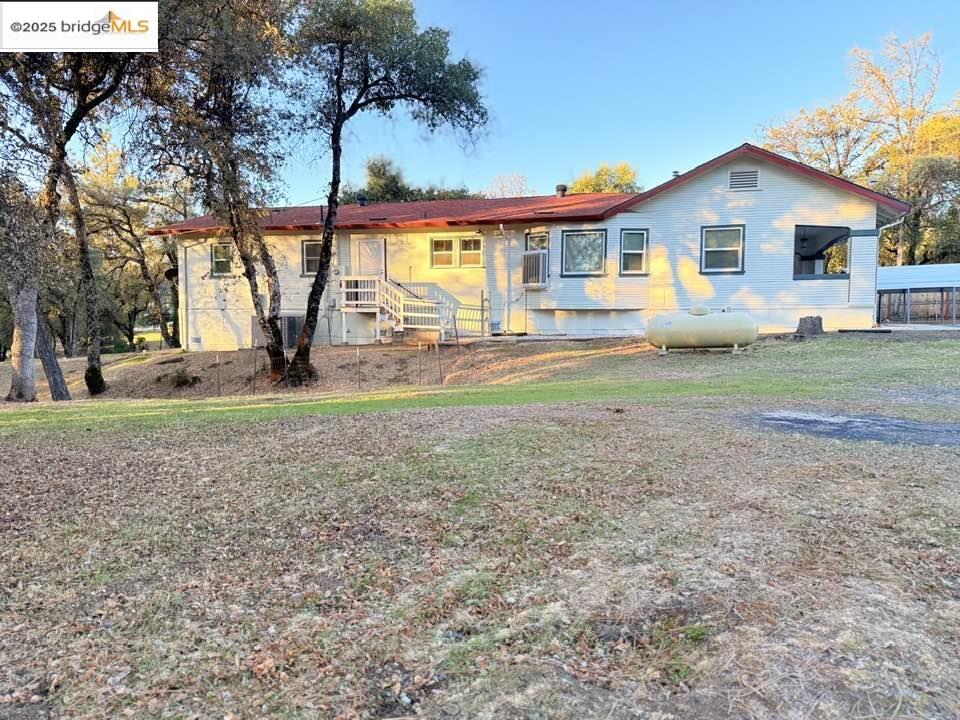 Detail Gallery Image 3 of 21 For 19631 Tuolumne Rd. N, Tuolumne,  CA 95379 - 4 Beds | 2 Baths