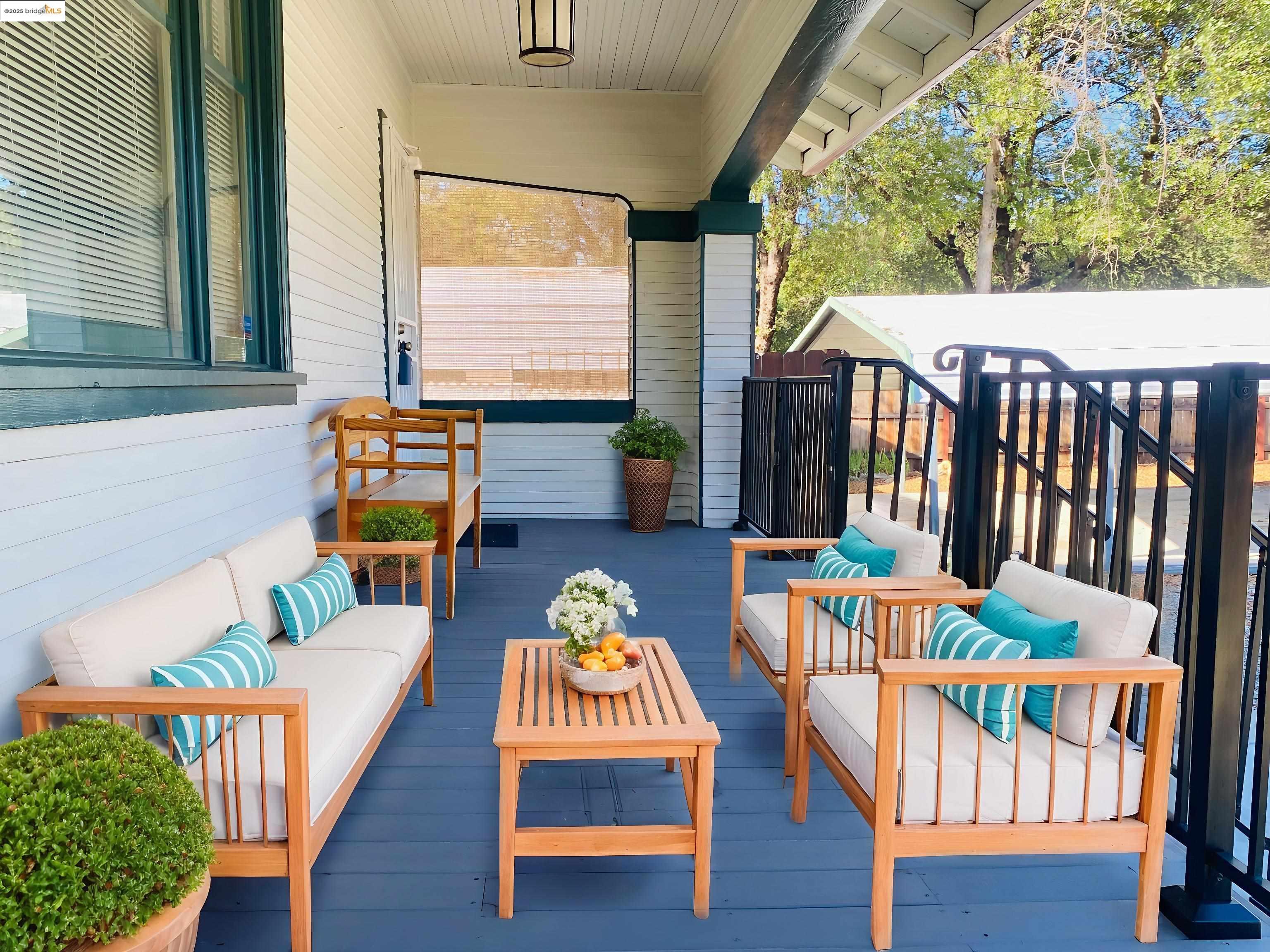 Detail Gallery Image 4 of 21 For 19631 Tuolumne Rd. N, Tuolumne,  CA 95379 - 4 Beds | 2 Baths