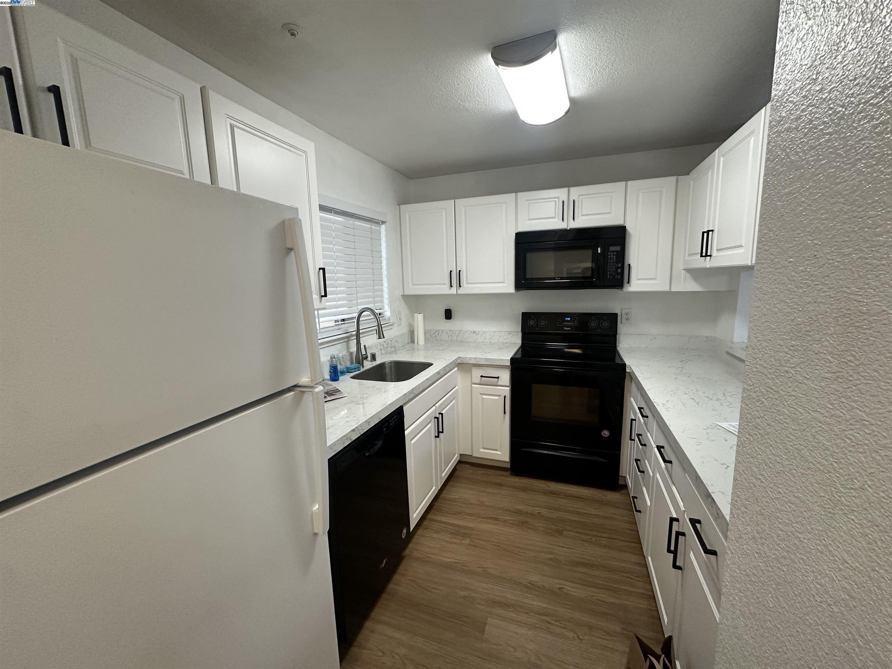 Photo #4: 41114569 Listing: Photo #4