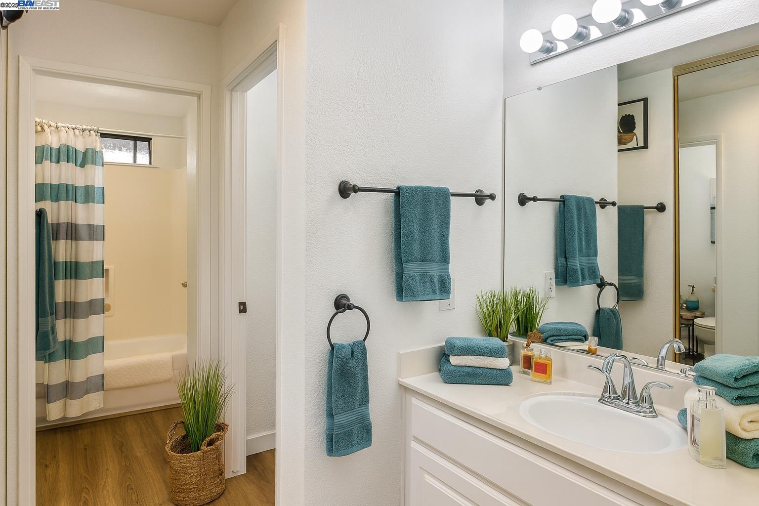 Detail Gallery Image 5 of 6 For 1222 S Villa Way, Walnut Creek,  CA 94595 - 1 Beds | 1 Baths
