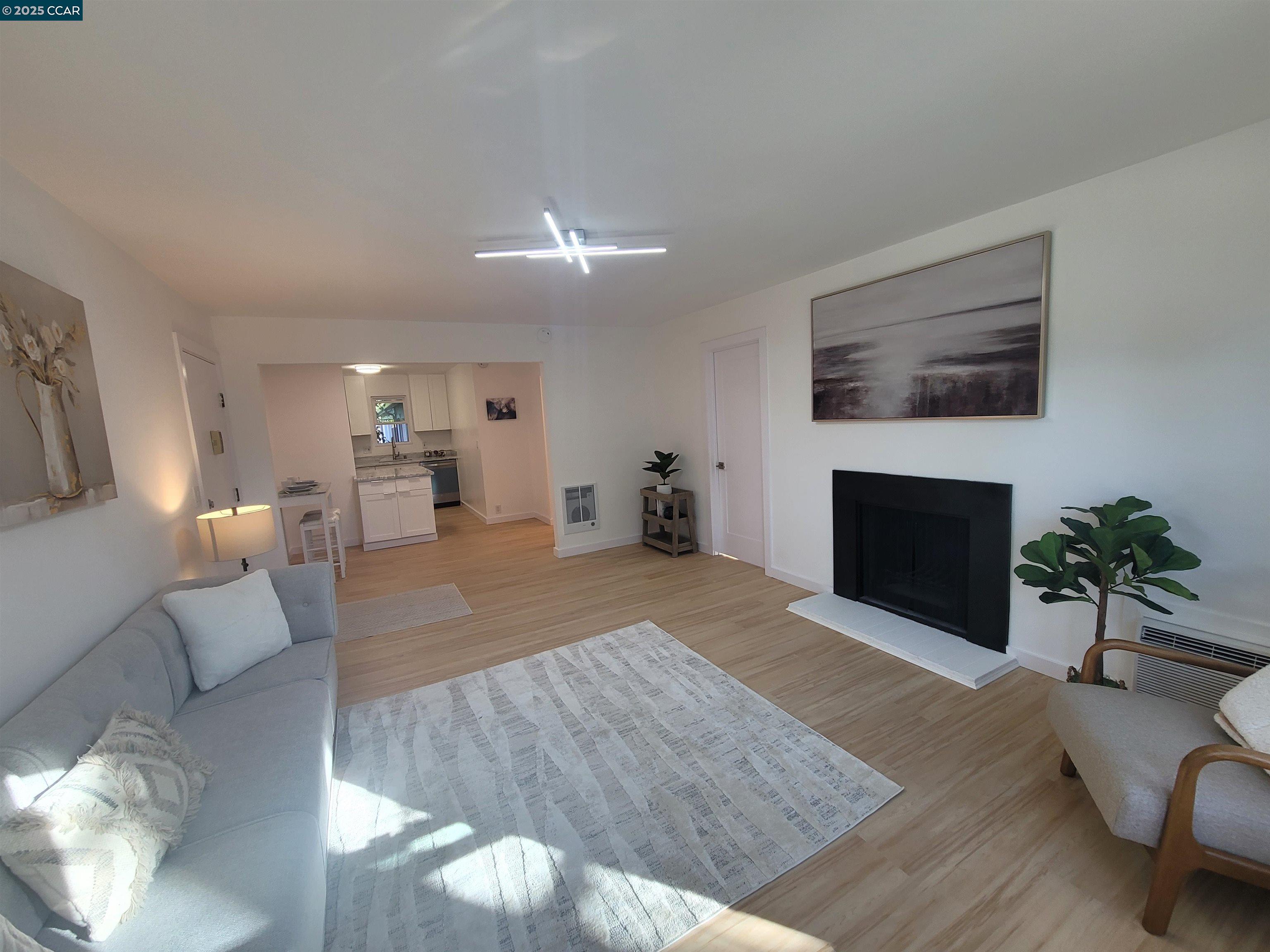 Photo #8: 41114572 Listing: Photo #8