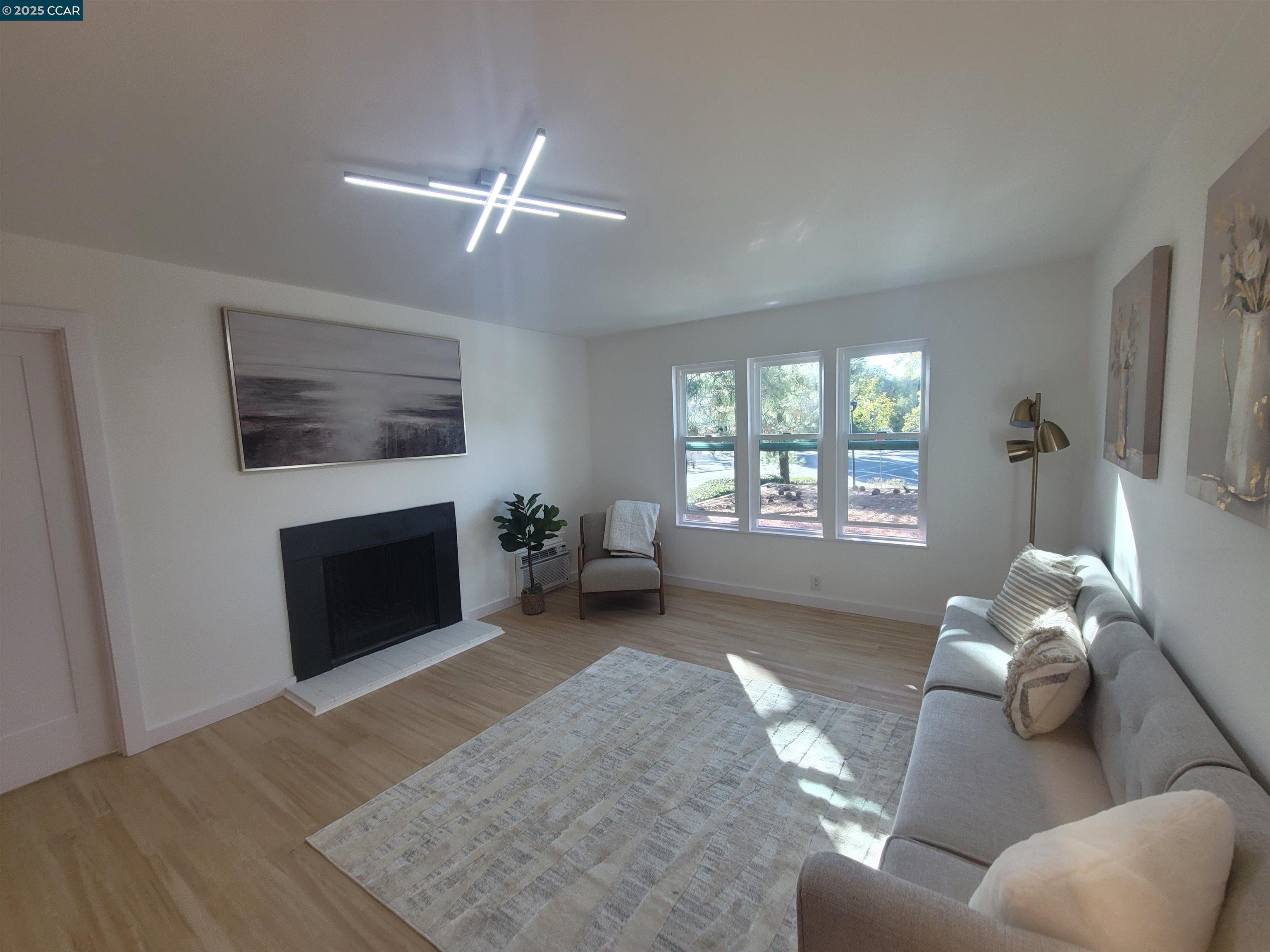 Photo #8: 41114572 Listing: Photo #8