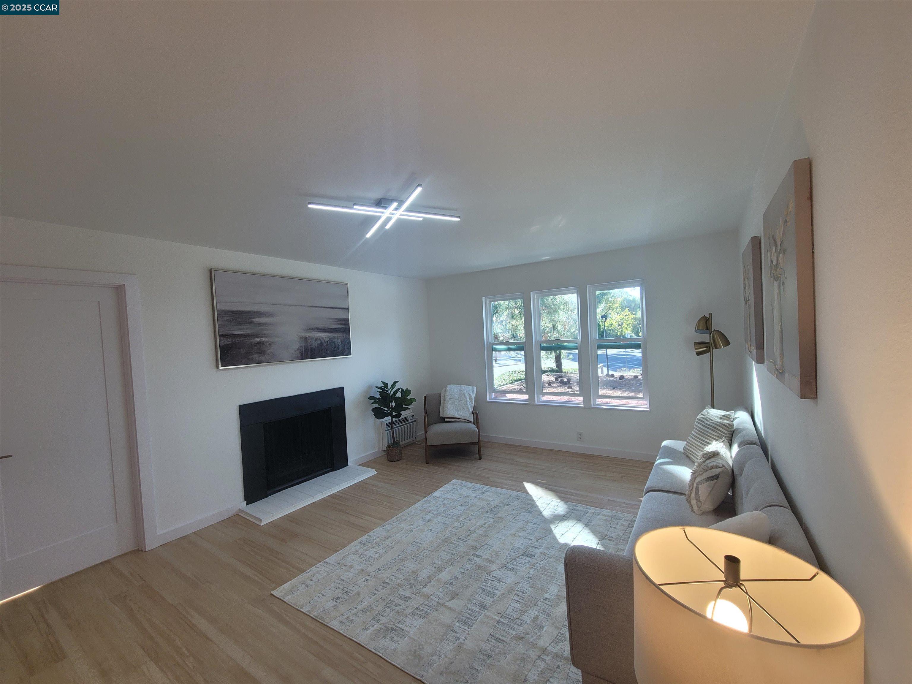 Photo #9: 41114572 Listing: Photo #9