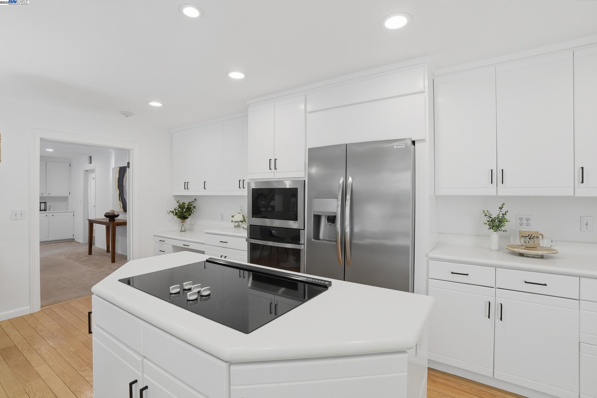 Detail Gallery Image 14 of 54 For 2402 Royal Oaks Drive, Alamo,  CA 94507 - 4 Beds | 2 Baths