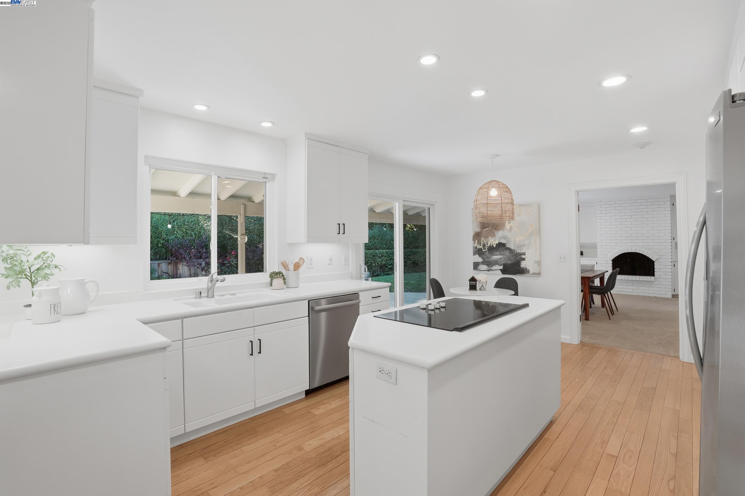 Detail Gallery Image 15 of 54 For 2402 Royal Oaks Drive, Alamo,  CA 94507 - 4 Beds | 2 Baths