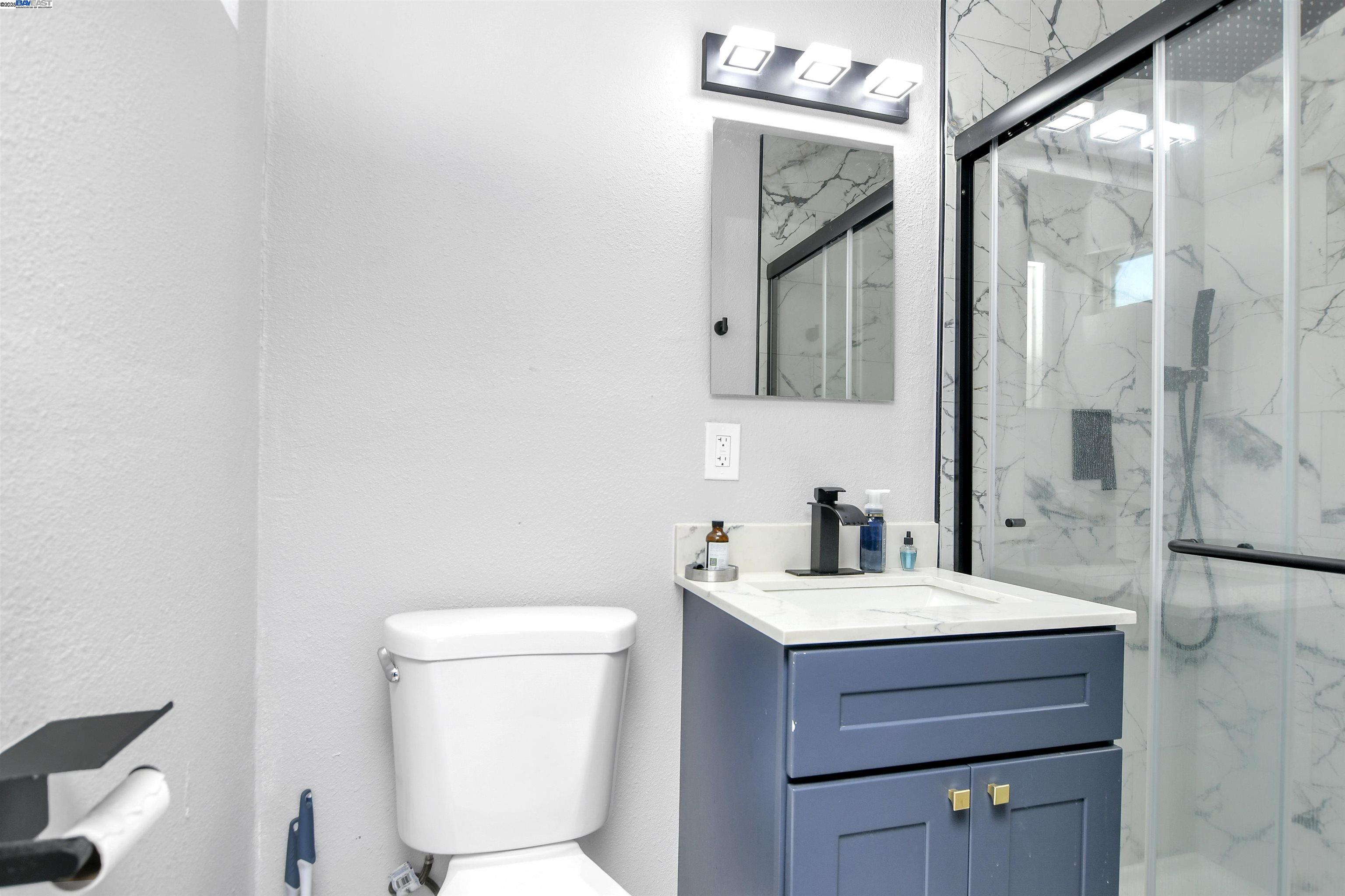 Detail Gallery Image 7 of 12 For 3349 Zamora Way, Stockton,  CA 95206 - 3 Beds | 2 Baths