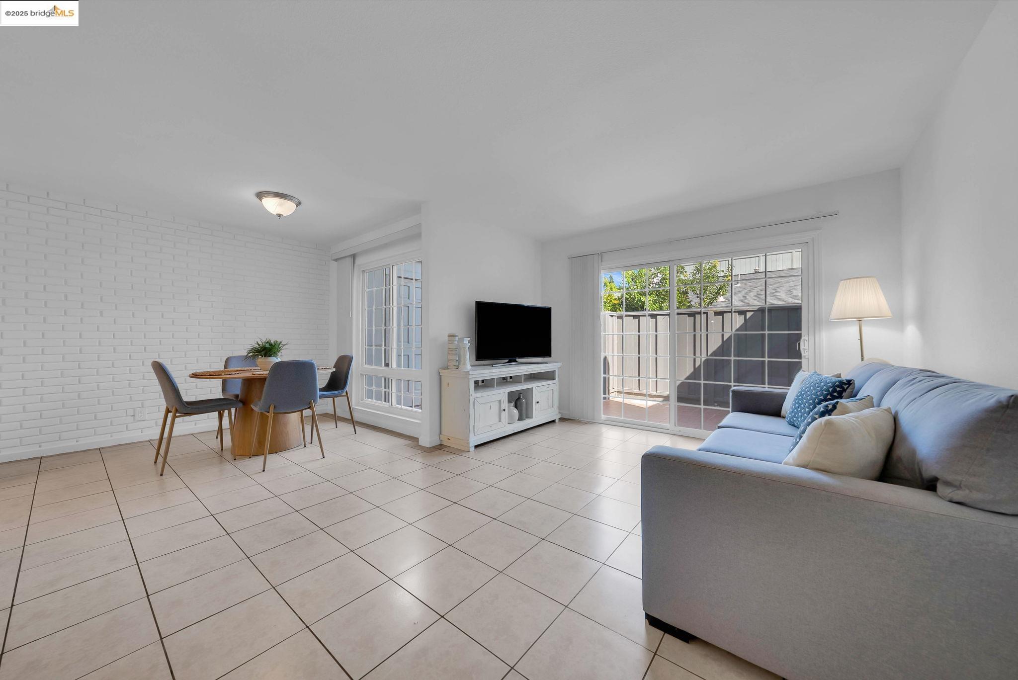 Photo #5: 41114584 Listing 