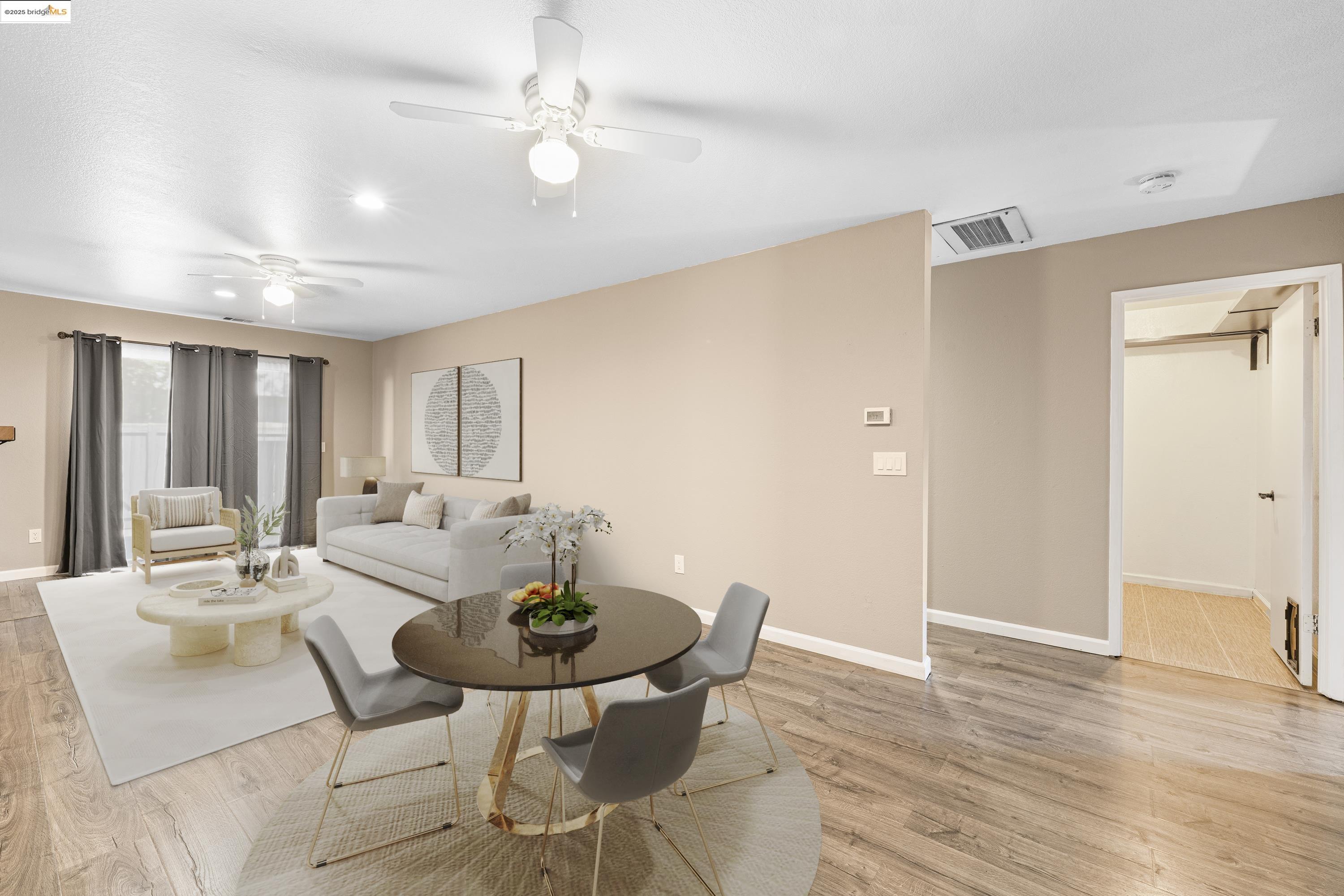 Detail Gallery Image 5 of 24 For 337 Westmont Place, Santa Rosa,  CA 95401 - 2 Beds | 2 Baths