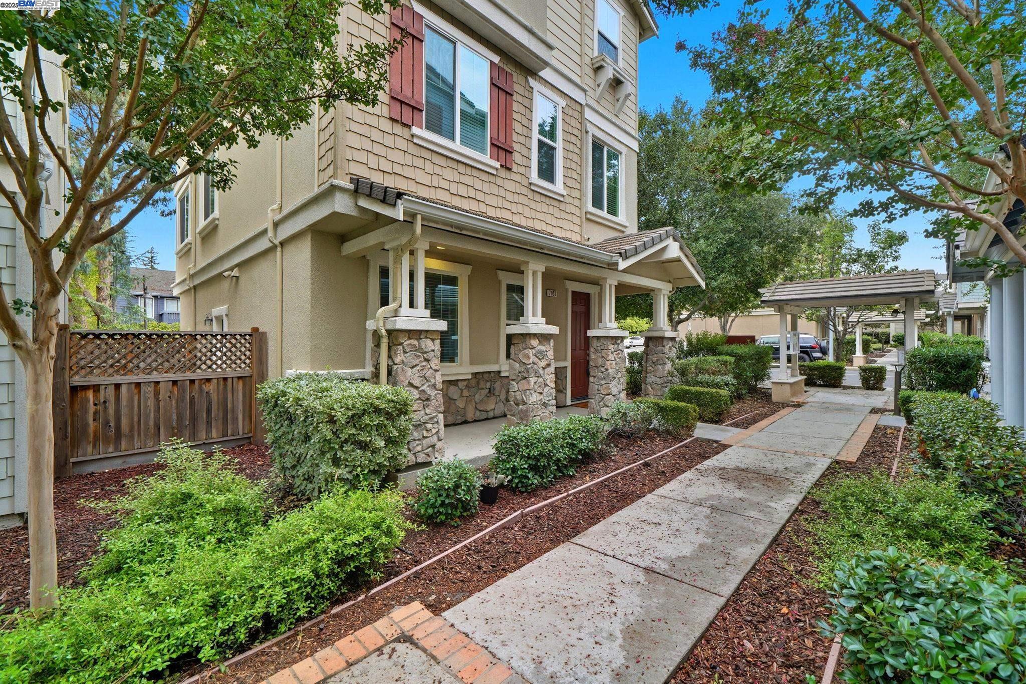 Detail Gallery Image 3 of 60 For 7092 N Mariposa Ct, Dublin,  CA 94568 - 4 Beds | 3/1 Baths