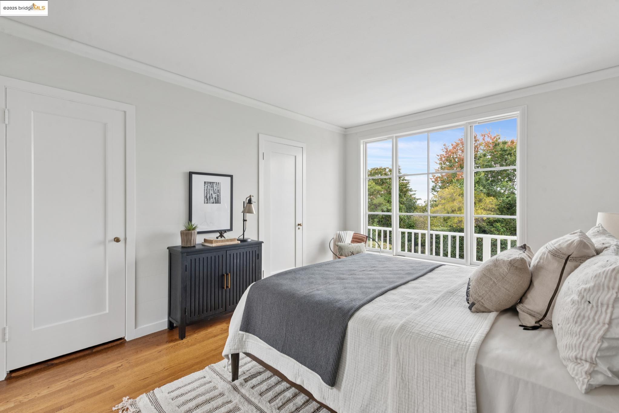 Detail Gallery Image 23 of 56 For 121 Scenic Ave, Piedmont,  CA 94611 - 5 Beds | 4/1 Baths