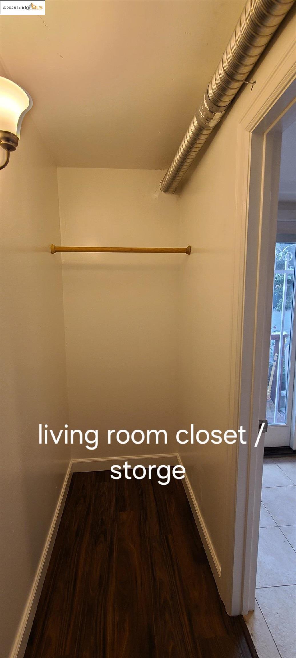 Detail Gallery Image 3 of 13 For 128 Moraga Ave, Piedmont,  CA 94611 - 1 Beds | 1 Baths