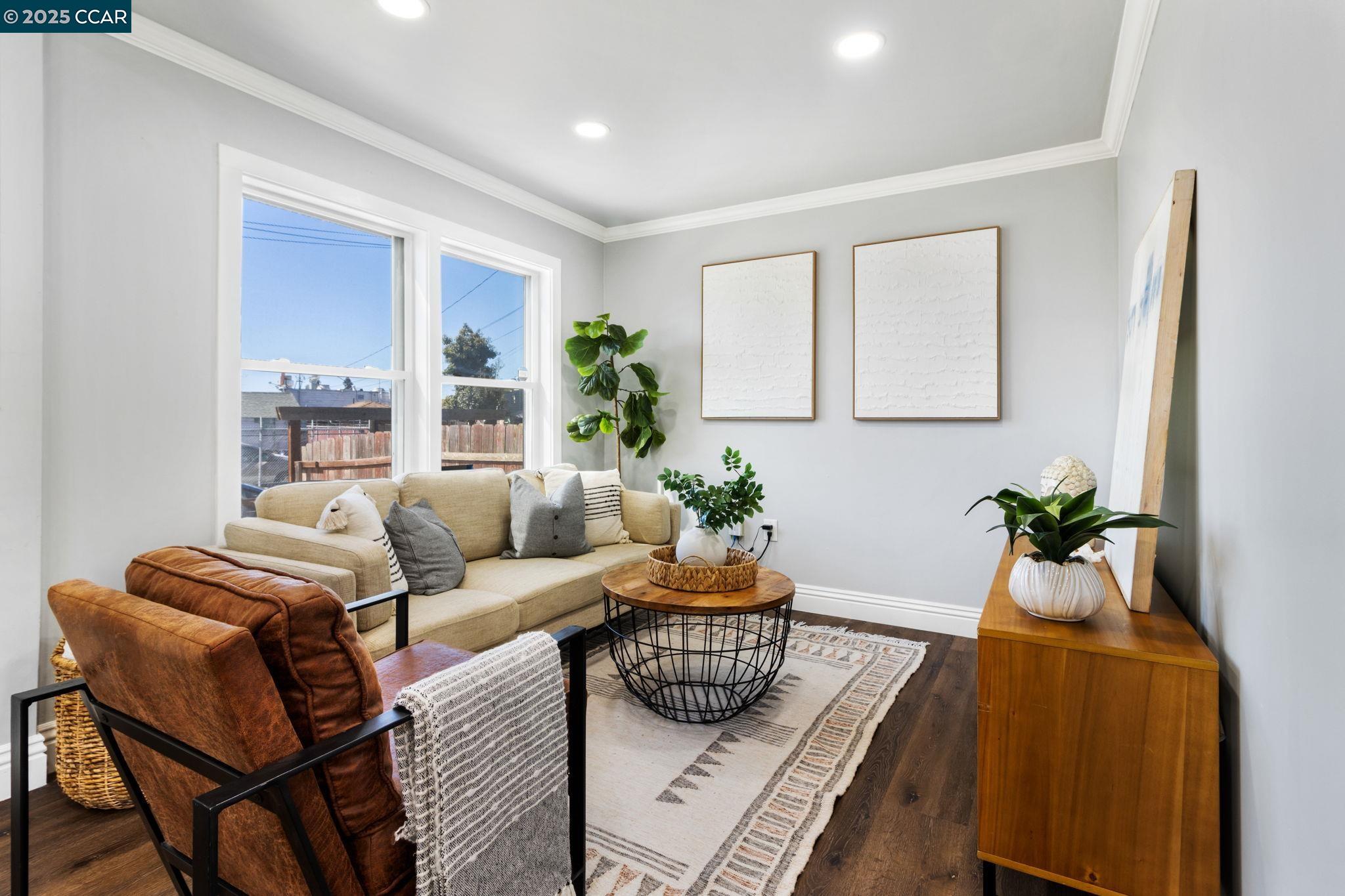 Detail Gallery Image 3 of 28 For 4010 Masterson St, Oakland,  CA 94619 - 2 Beds | 2 Baths