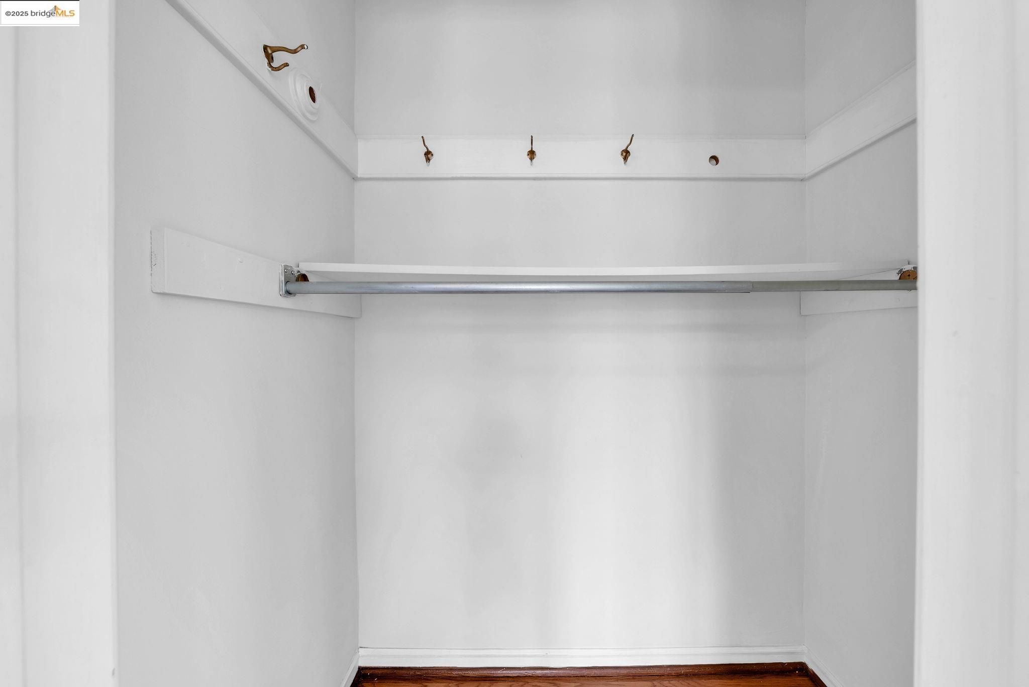 Detail Gallery Image 16 of 27 For Park View Ter, Oakland,  CA 94610 - – Beds | – Baths