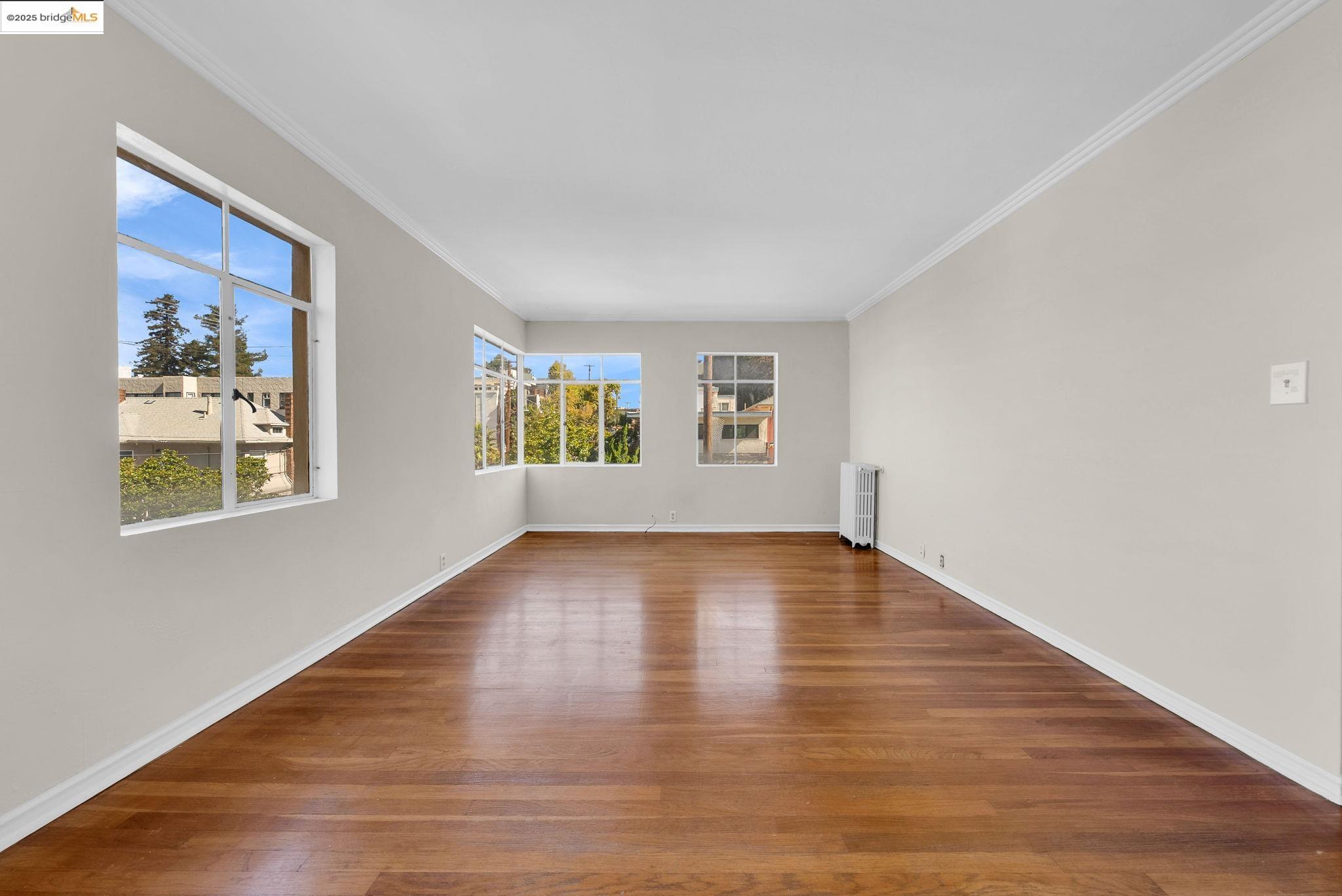 Detail Gallery Image 19 of 27 For Park View Ter, Oakland,  CA 94610 - – Beds | – Baths