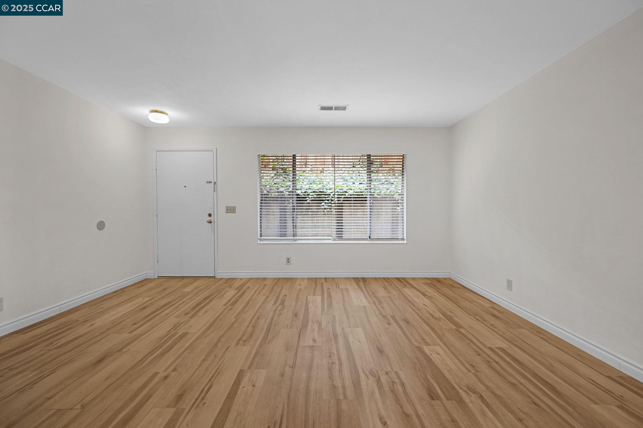 Photo #5: 41114629 Listing 