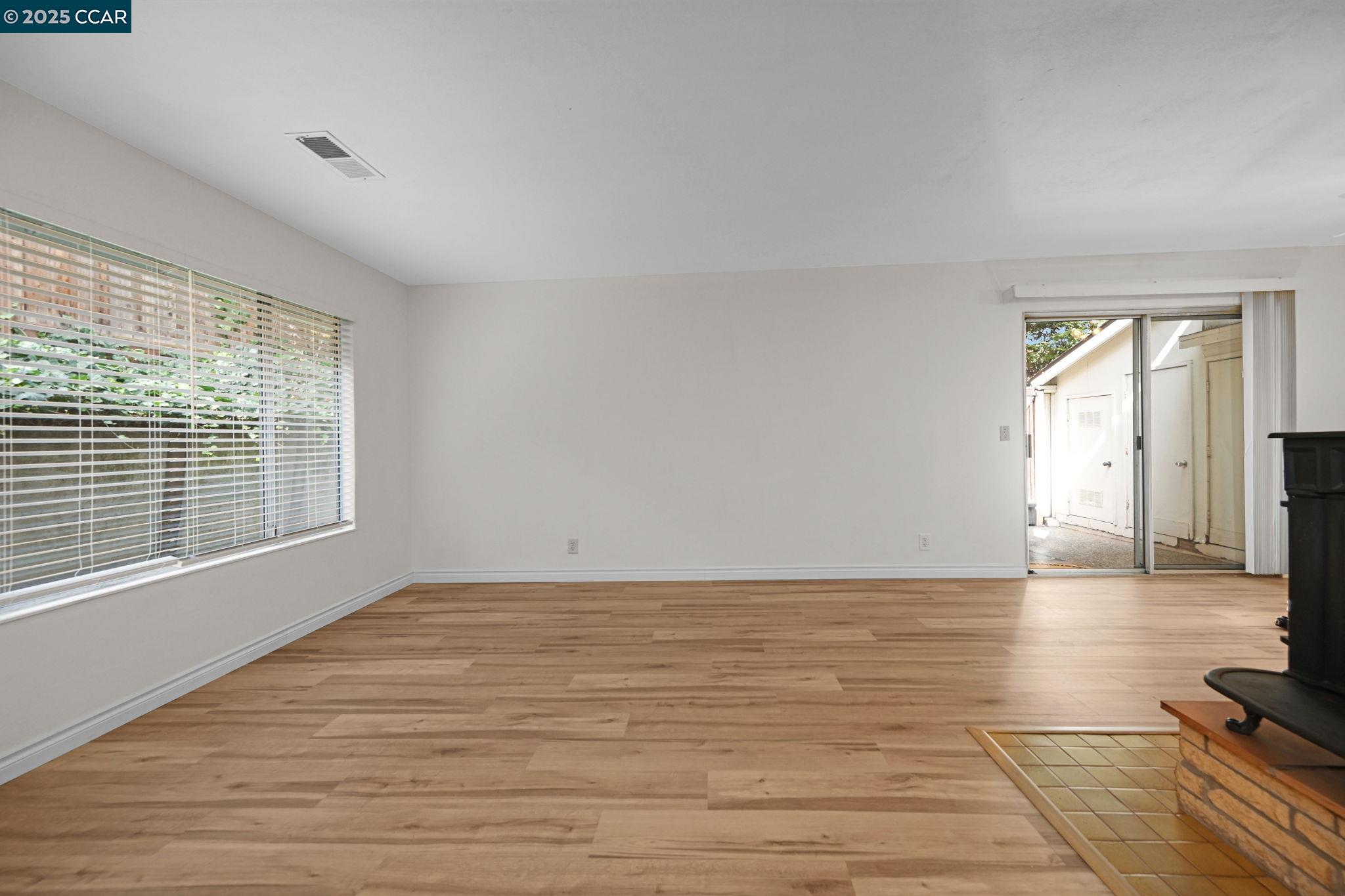 Detail Gallery Image 8 of 28 For 412 Carillo Ct., San Ramon,  CA 94583 - 2 Beds | 1 Baths