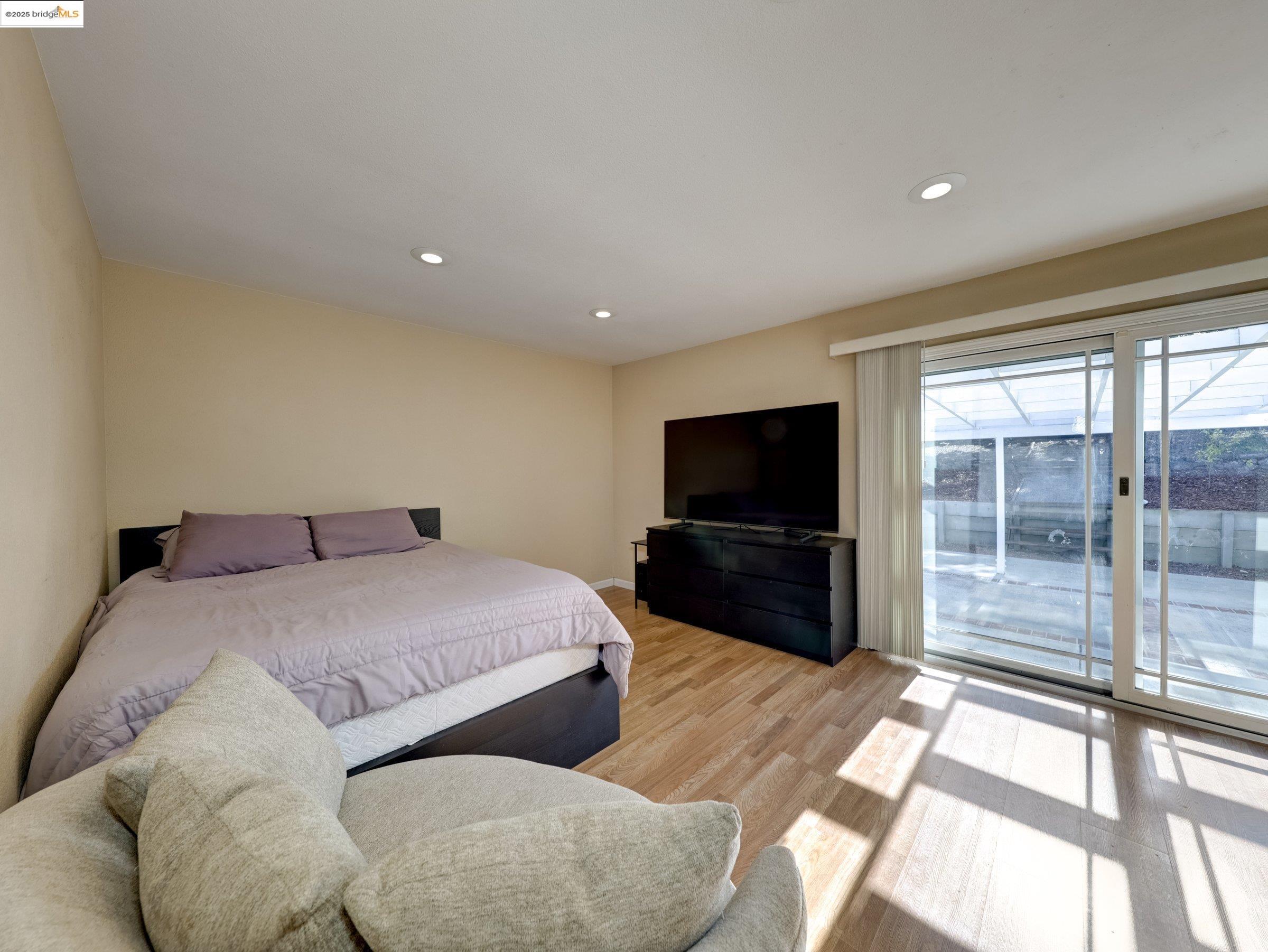 Detail Gallery Image 23 of 40 For 1208 Pinecrest Dr, Concord,  CA 94521 - 3 Beds | 2 Baths