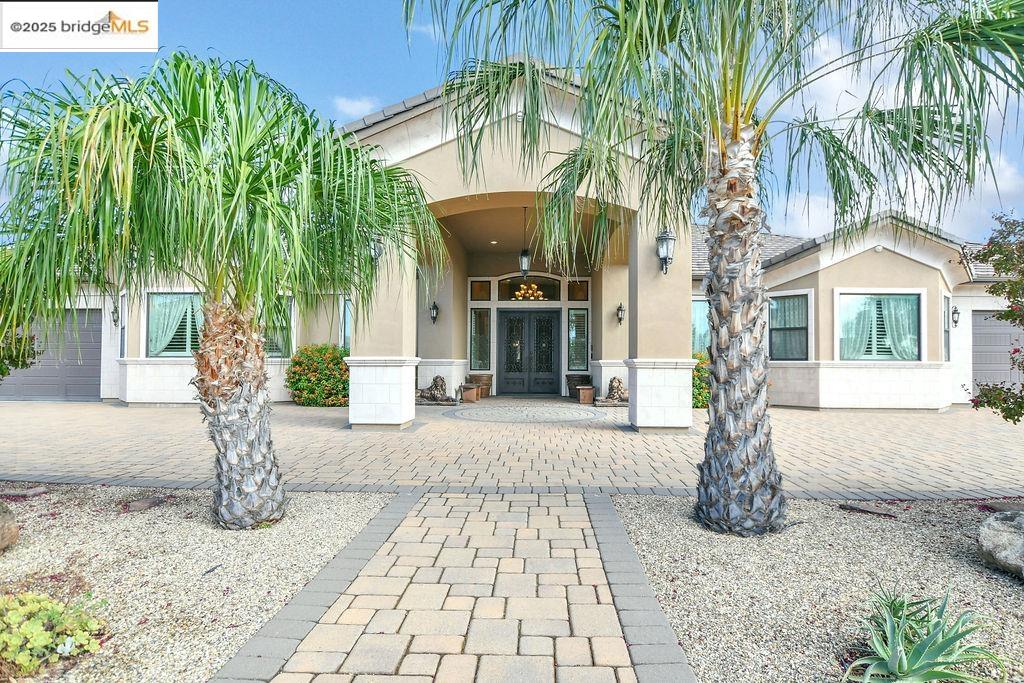 Detail Gallery Image 4 of 56 For 245 Rolling Sage Cir, Vacaville,  CA 95688 - 5 Beds | 4/1 Baths