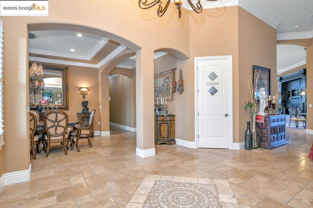 Detail Gallery Image 8 of 56 For 245 Rolling Sage Cir, Vacaville,  CA 95688 - 5 Beds | 4/1 Baths